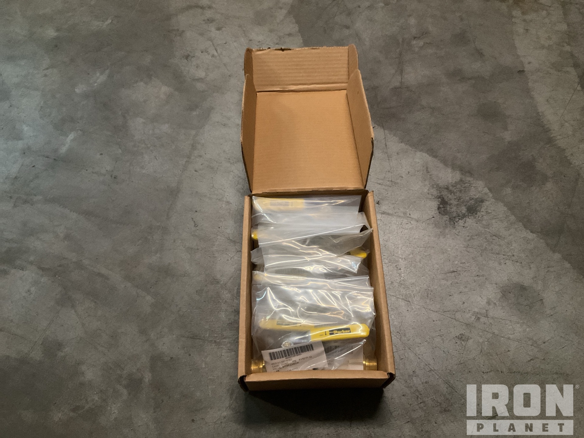 (8) Parker Fluid System Connectors XV501P-12 Stop-Check Valves