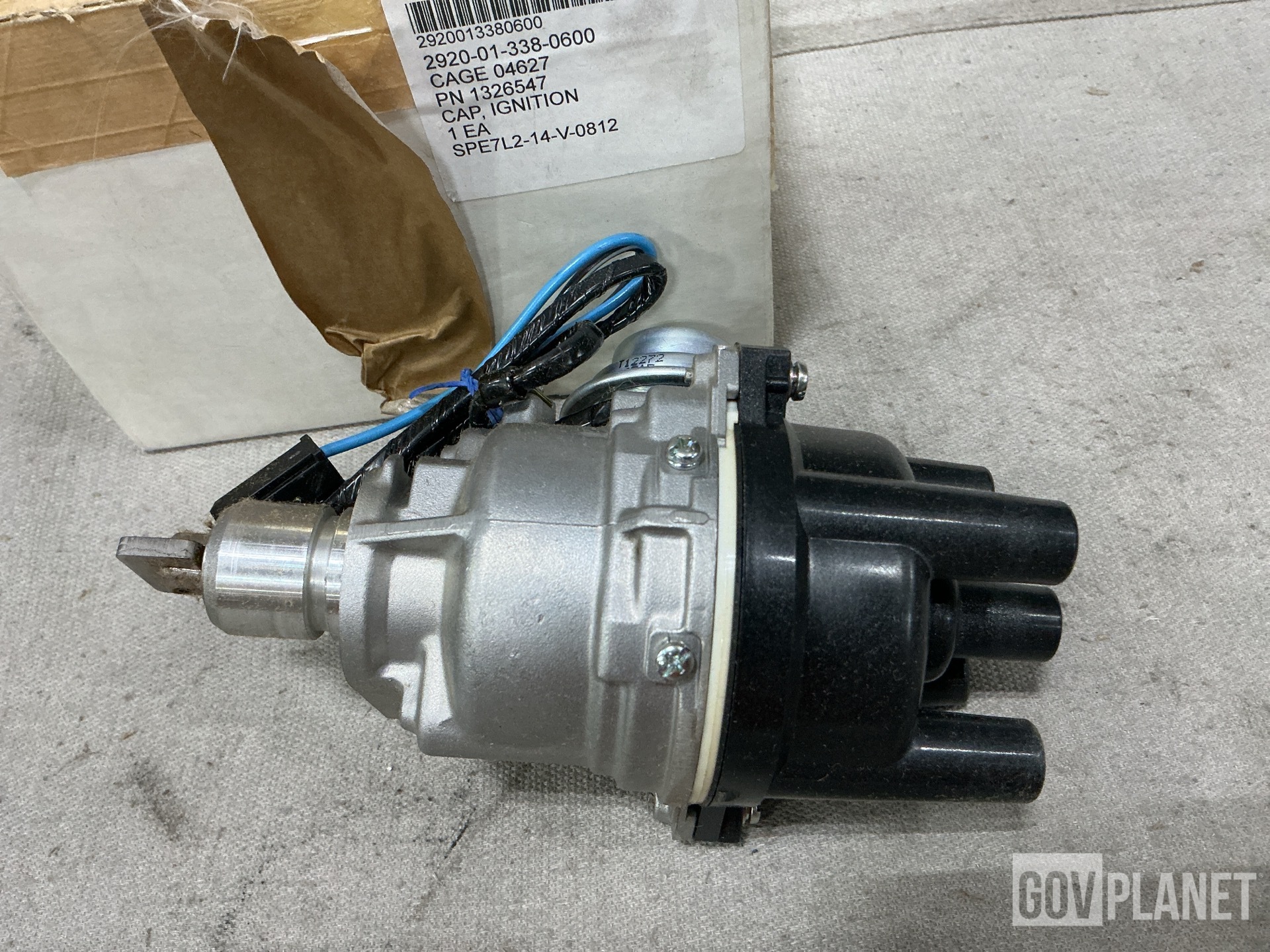 (15) Reflectors, (2) Distributors, (1) Coupling Hub & Assorted Items