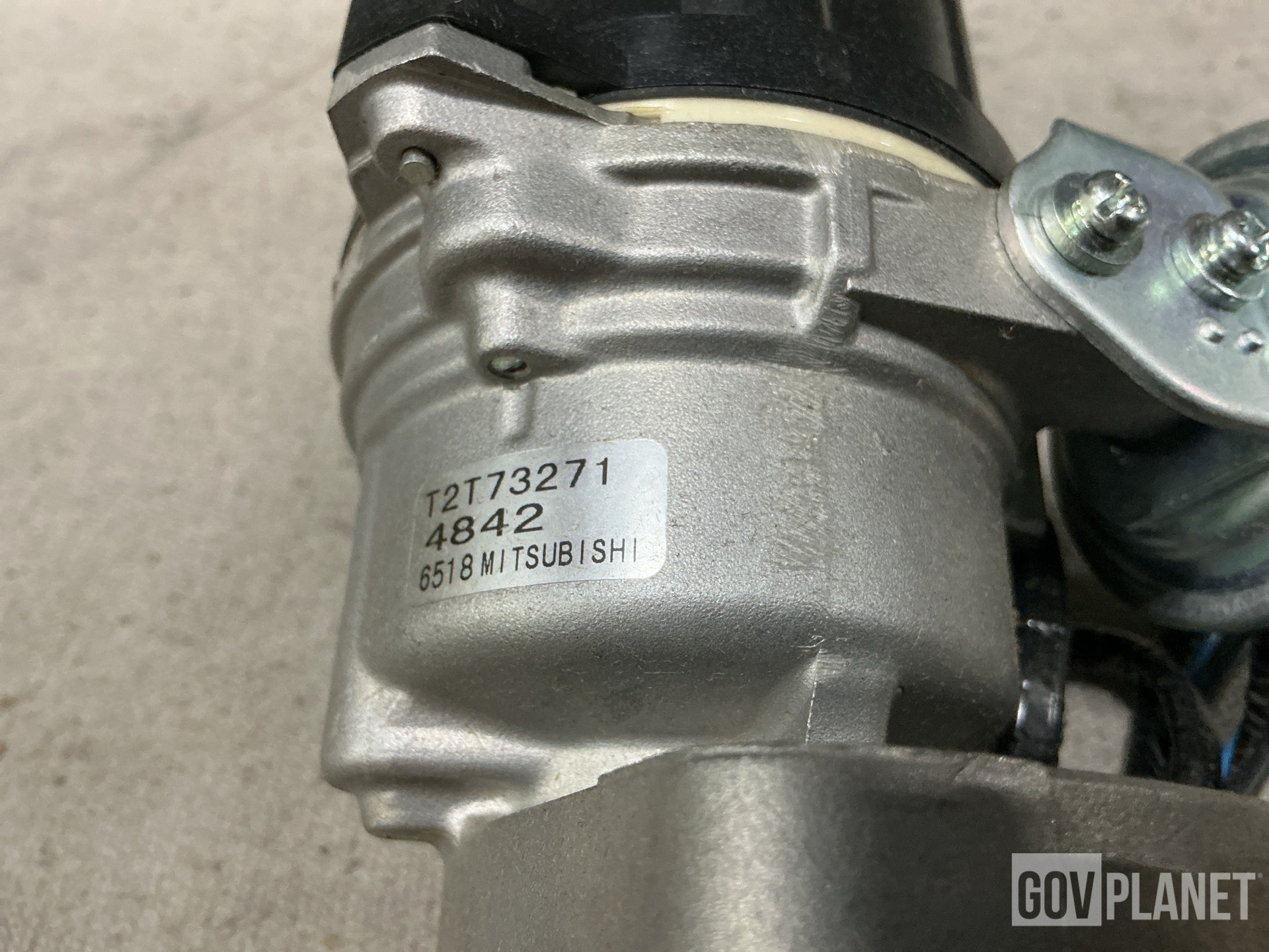 (15) Reflectors, (2) Distributors, (1) Coupling Hub & Assorted Items