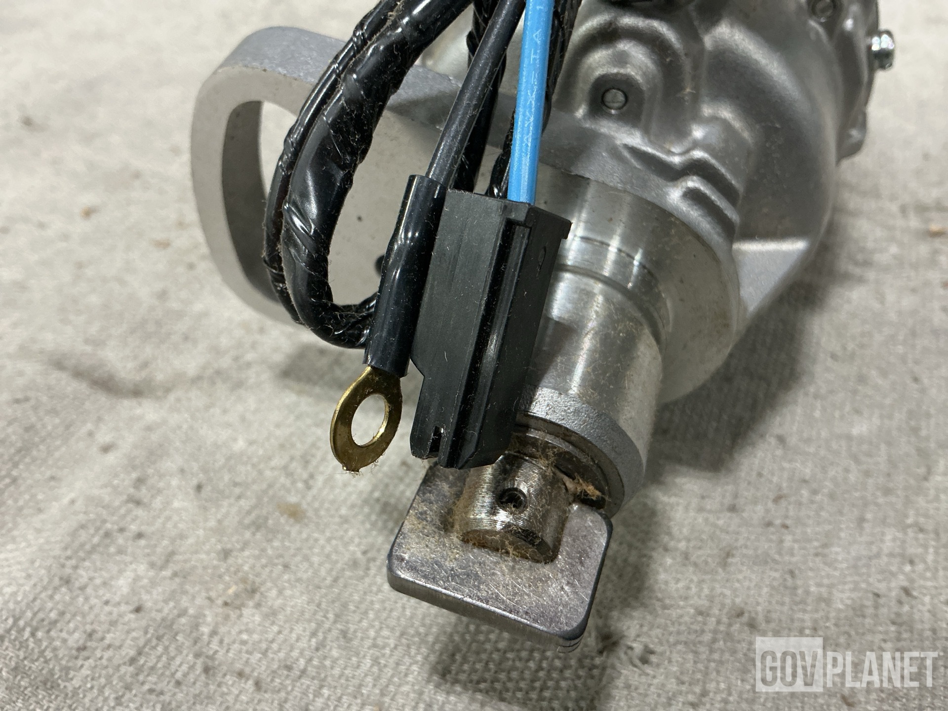 (15) Reflectors, (2) Distributors, (1) Coupling Hub & Assorted Items