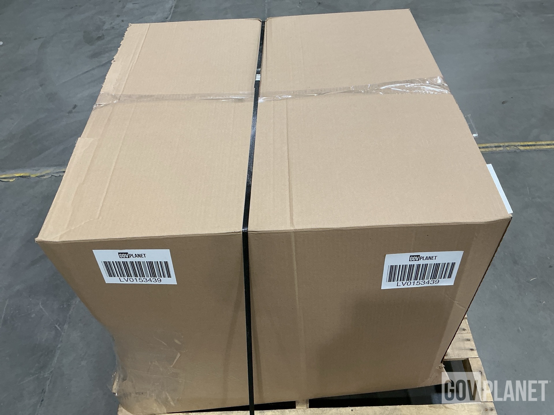 (2) Wiring Harnesses, (536) Screws, (5) Access Covers & Assorted Items