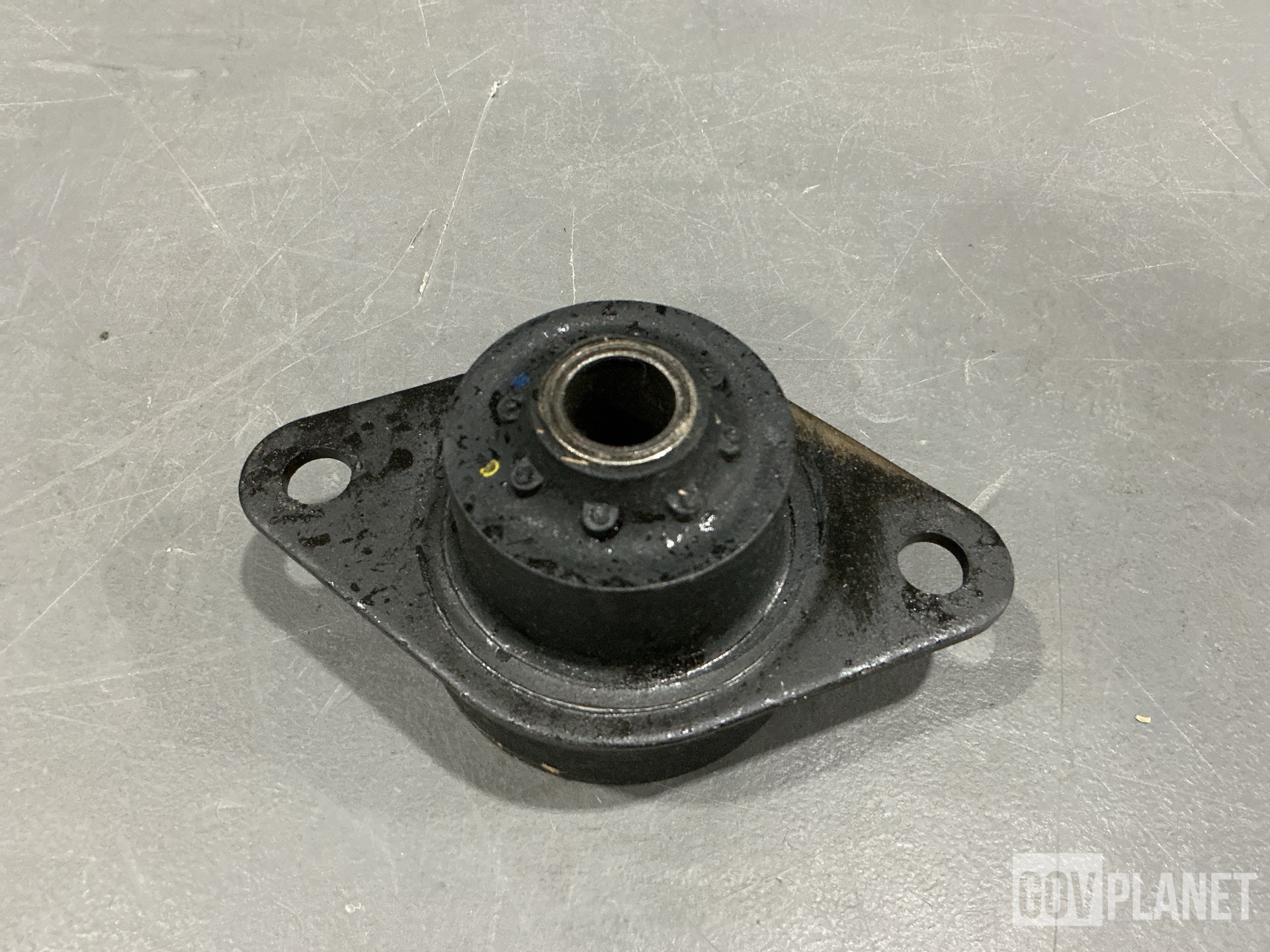 (1) Angle Bracket, (1) Bearing, (8) Resilient Mounts & Assorted Items