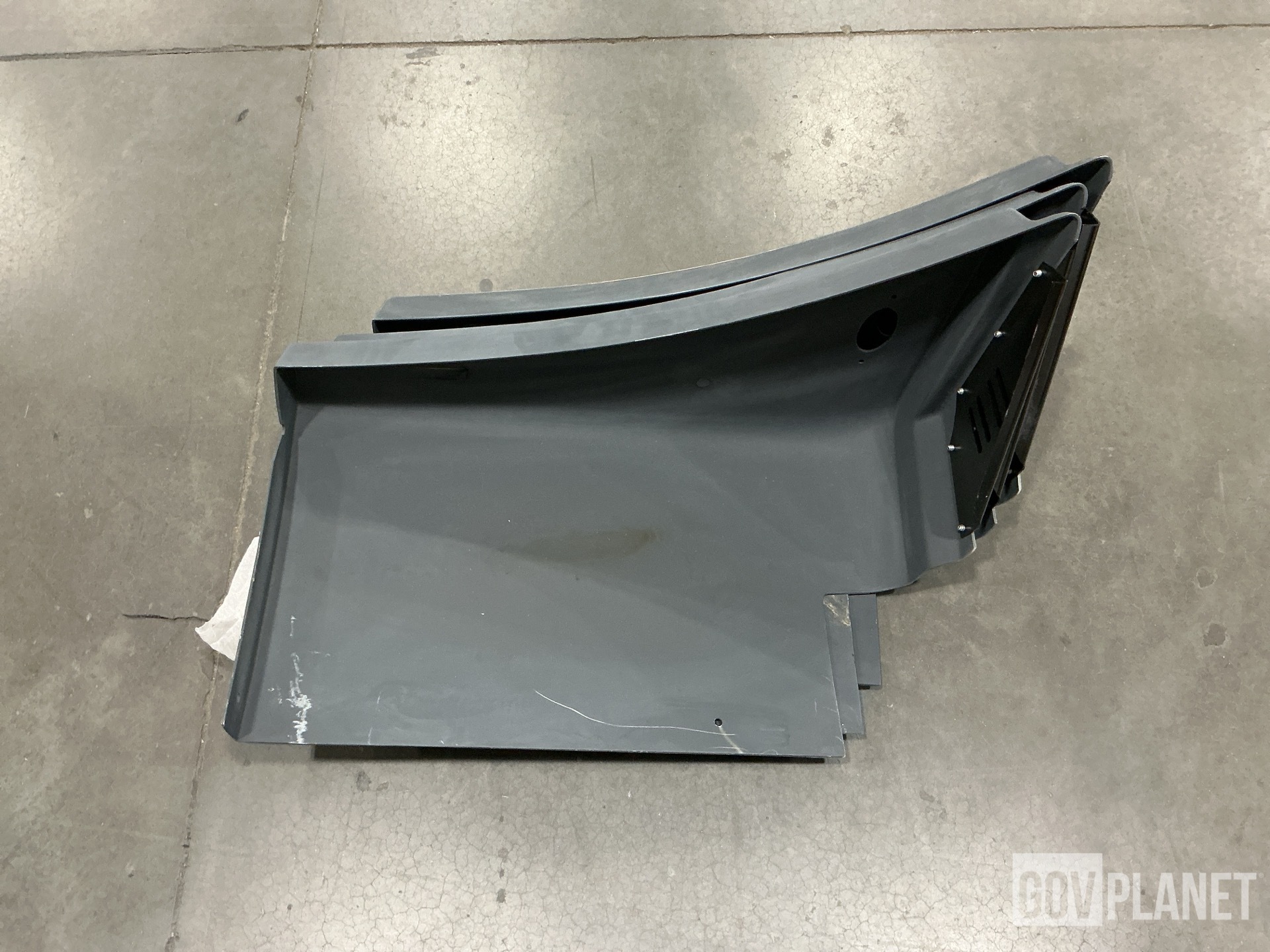(8) Daimler A22-32896-003 Vehicular Fenders