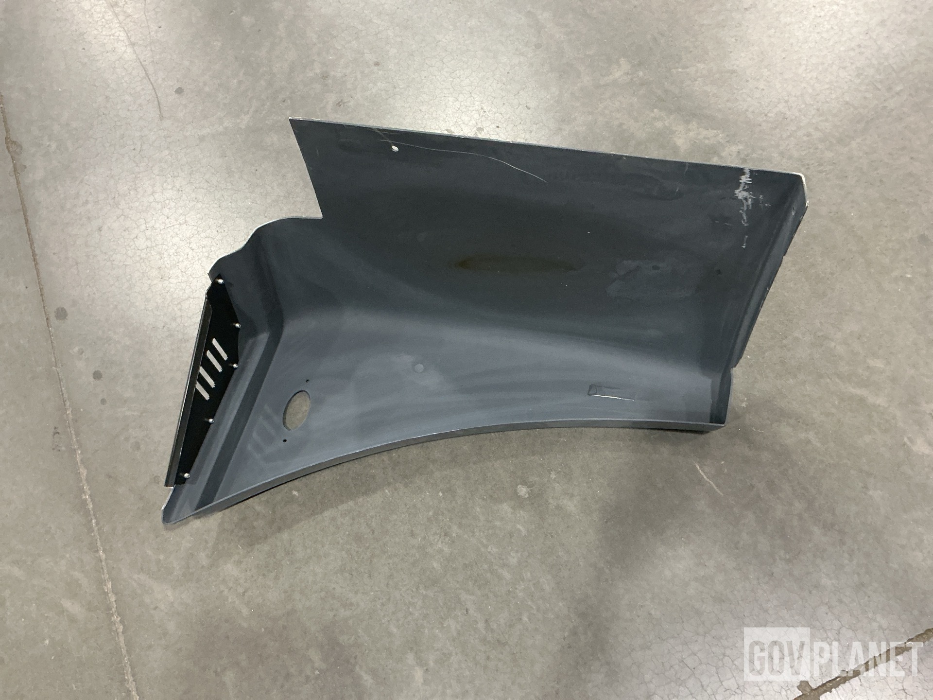 (8) Daimler A22-32896-003 Vehicular Fenders