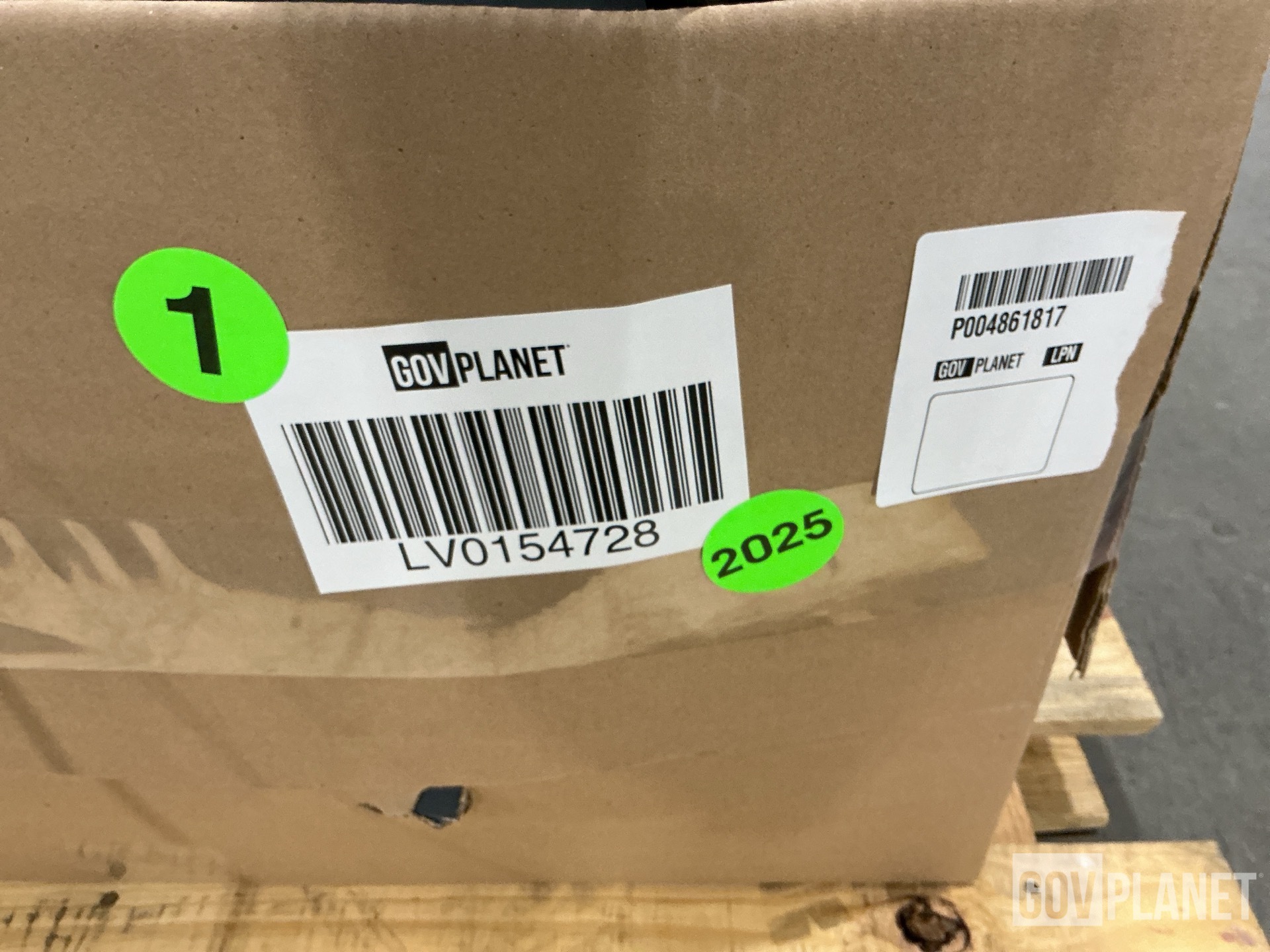 (8) Daimler A22-32896-003 Vehicular Fenders