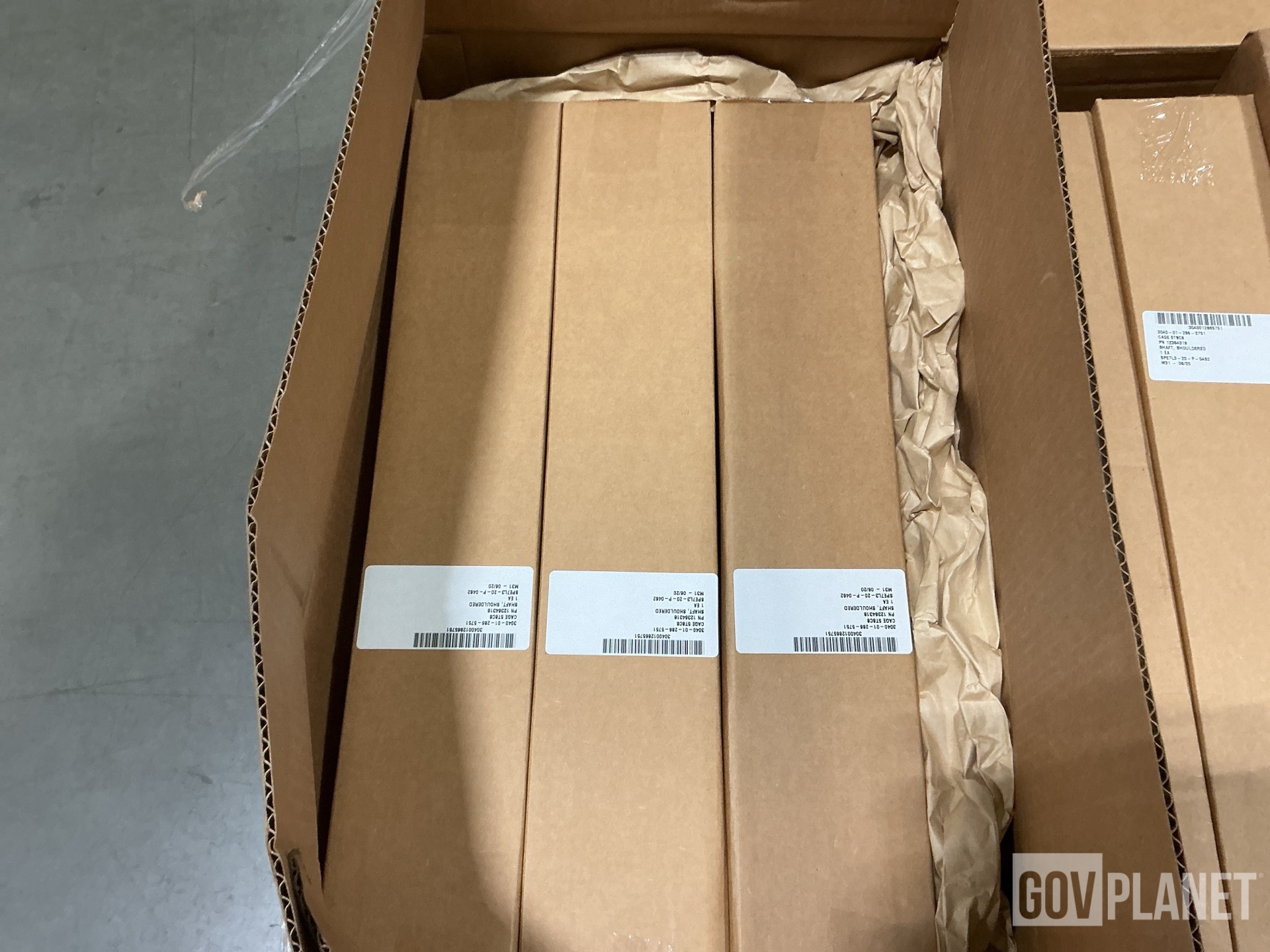(52) 12364318 Shouldered Shafts