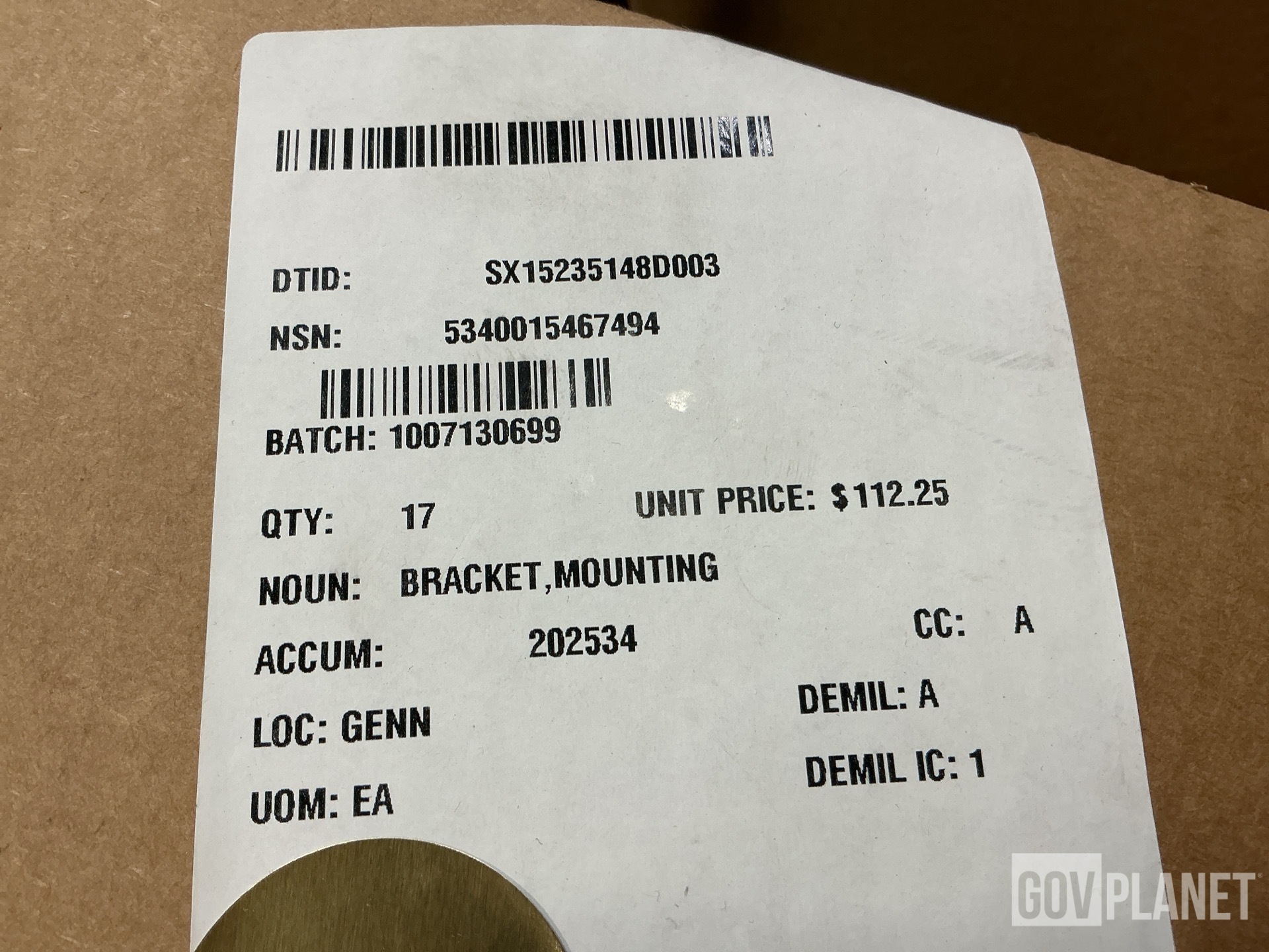 (18) Mounting Brackets, (7) Retainers, (71) Frame Kits & Assorted Items