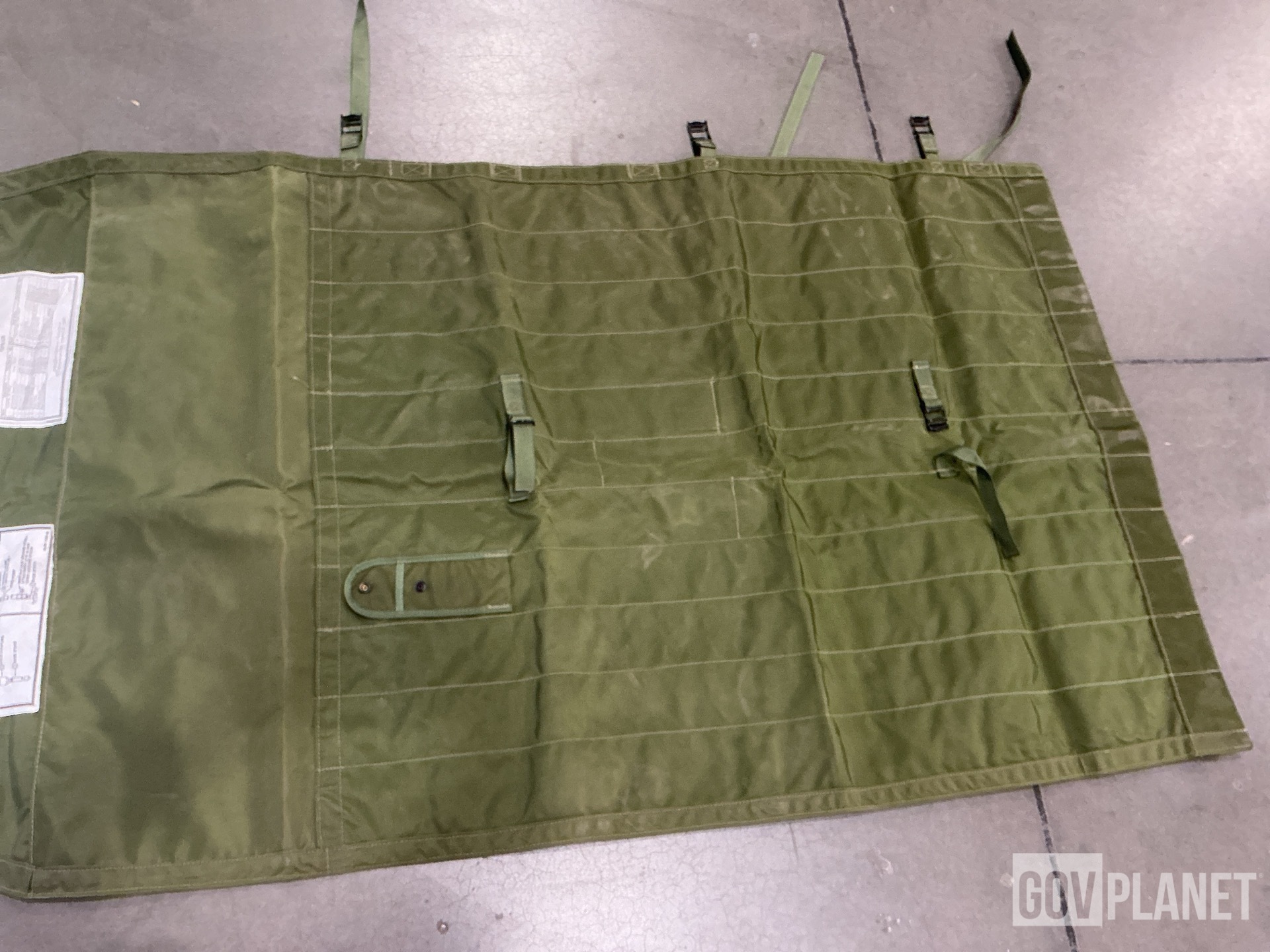 (4) Canvas Bags, (60) Heat Protective Mittens & Assorted Items