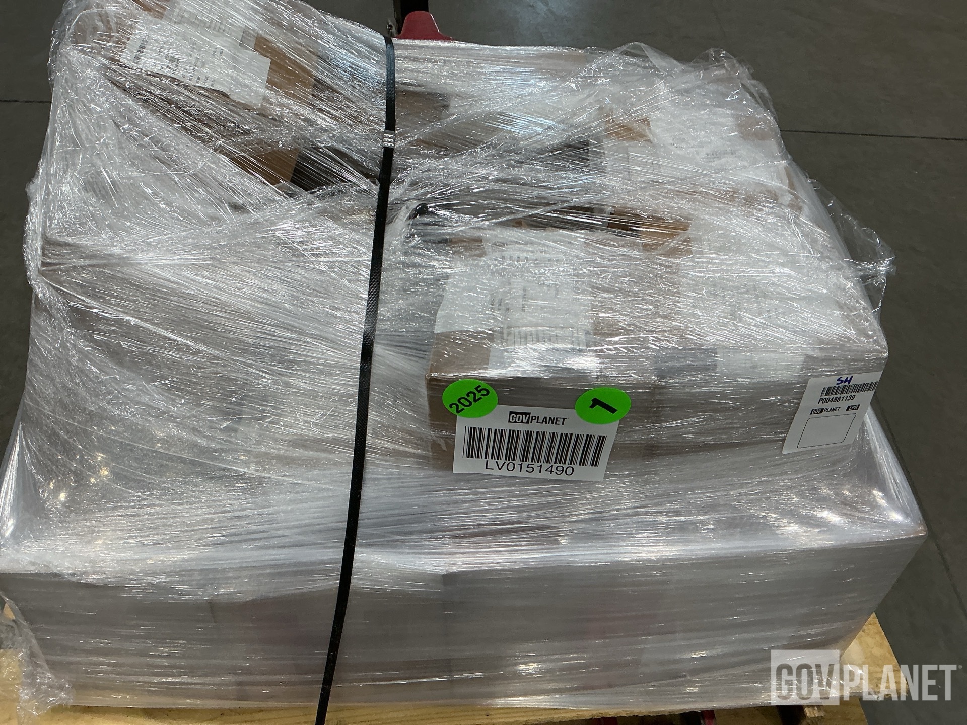 (267) Flat Washers, (22) Loop Clamps, (7) Key Sets & Assorted Items
