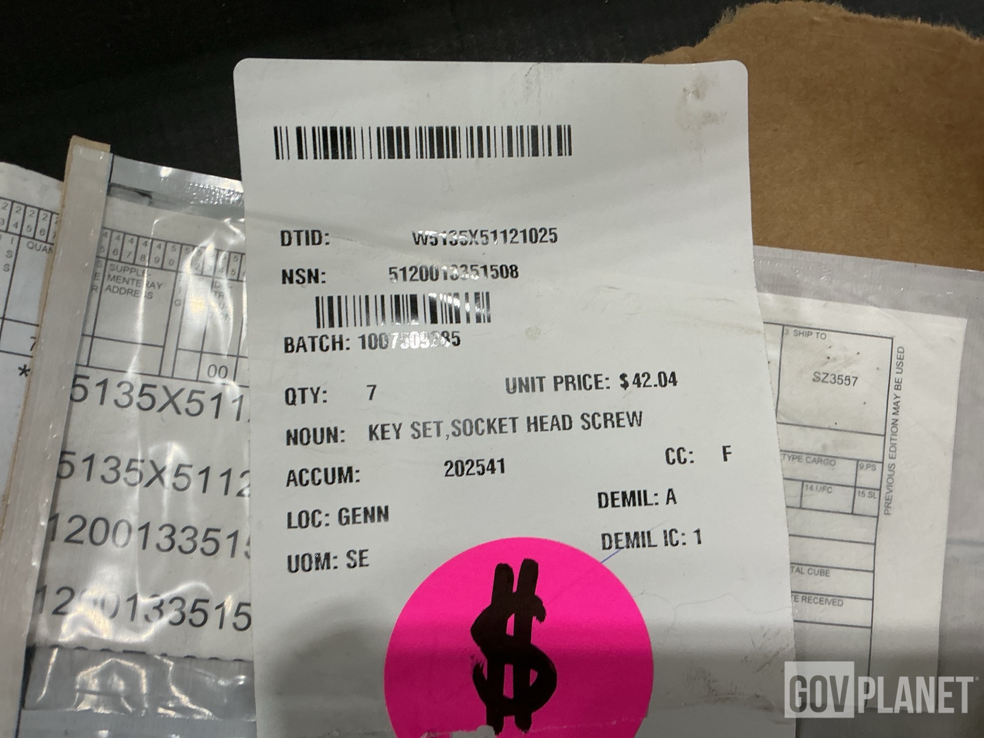(267) Flat Washers, (22) Loop Clamps, (7) Key Sets & Assorted Items