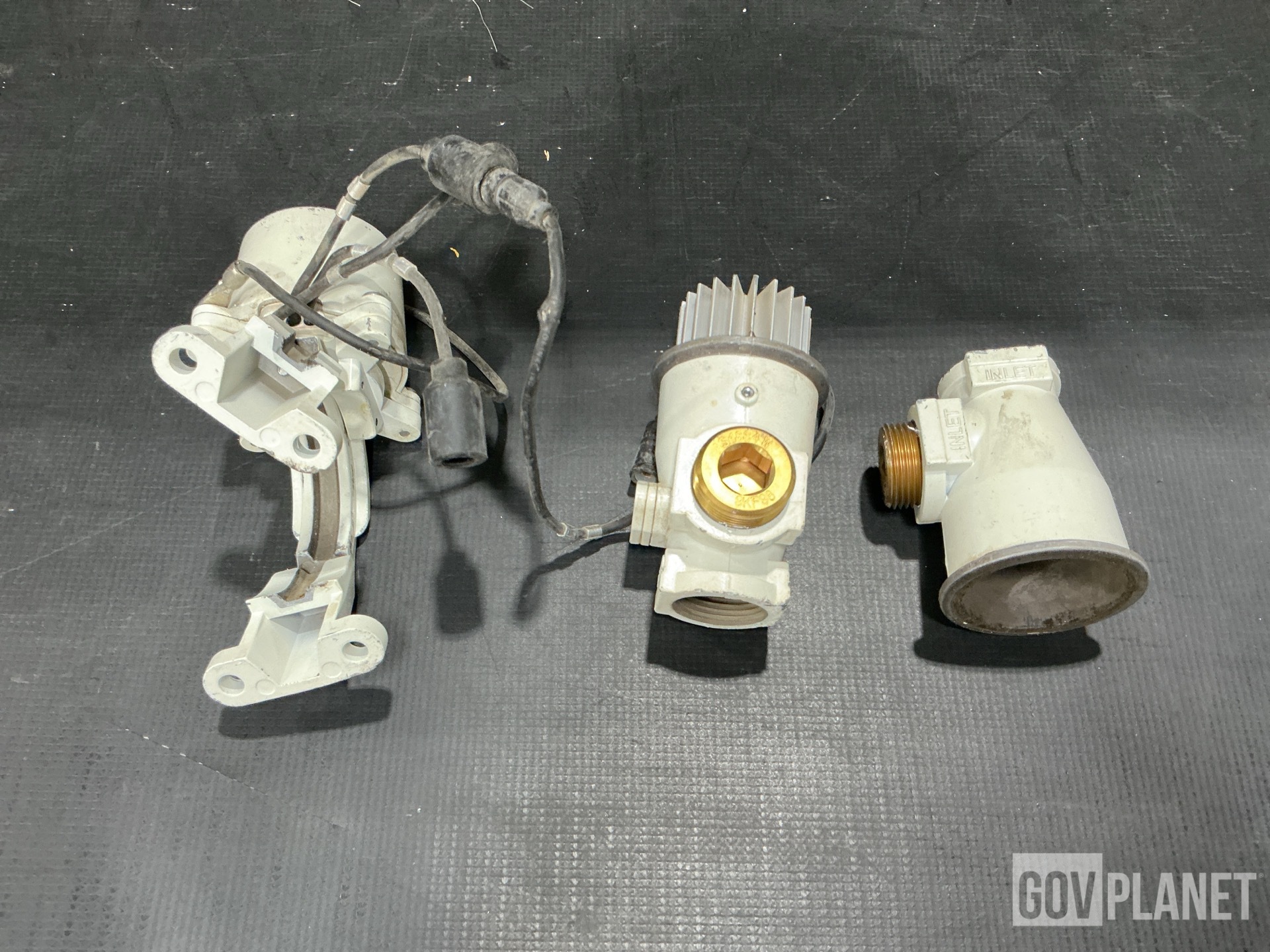 (1) Access Cover, (1) Air Filter Unit, (1) Drum Winch & Assorted Items