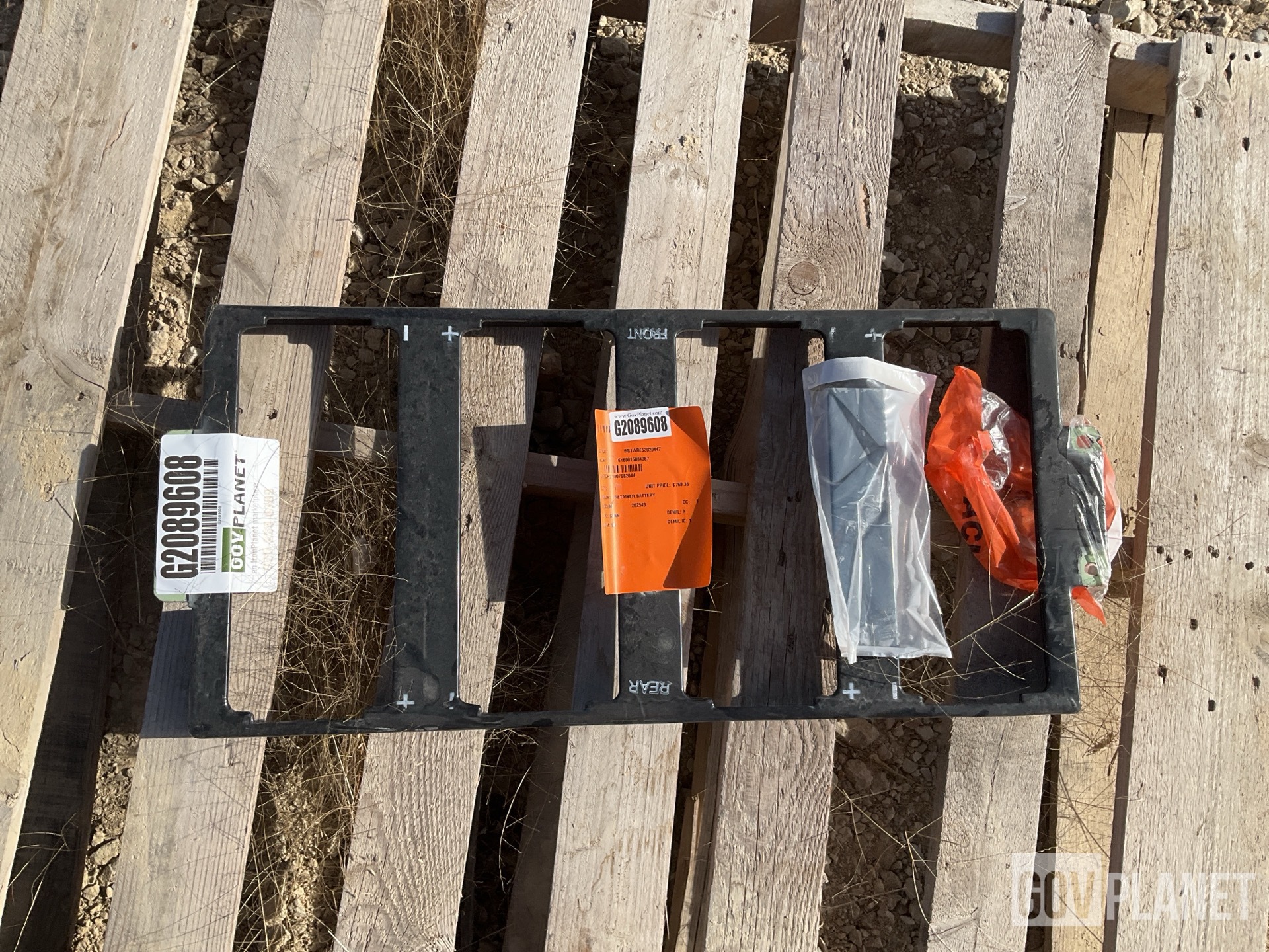 12521212 Battery Retainer