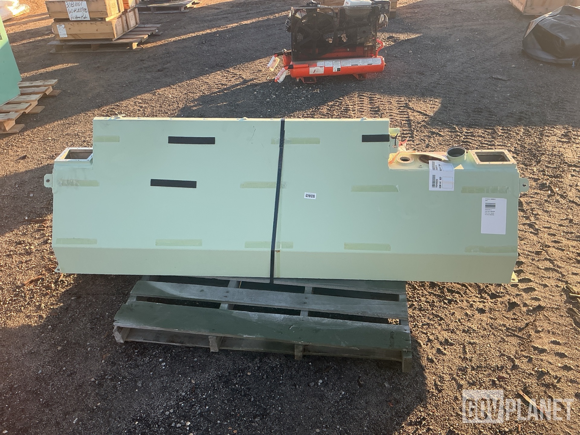 Oshkosh 3646245 Fuel Tank