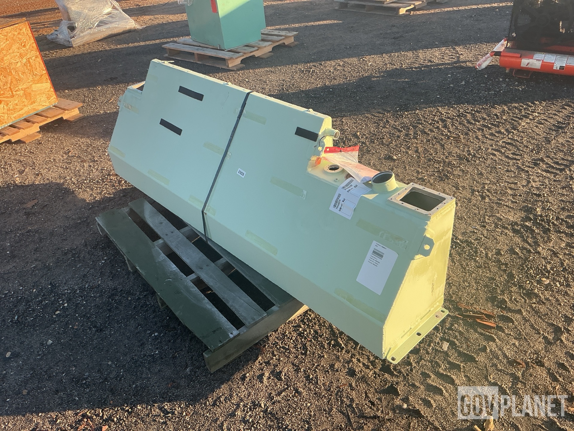 Oshkosh 3646245 Fuel Tank