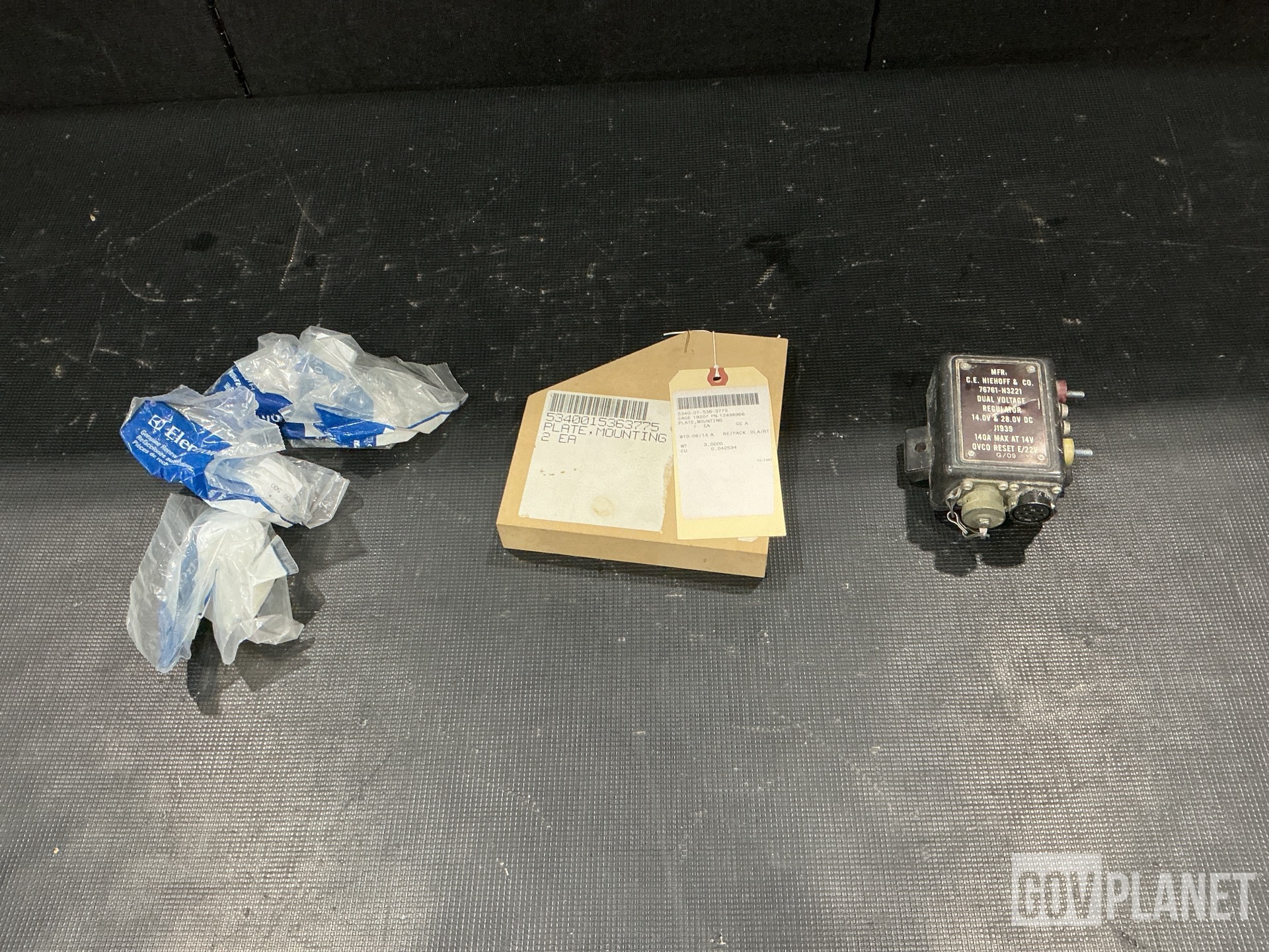 (20) Thermostat Knobs, (12) Mounting Plates & Assorted Items