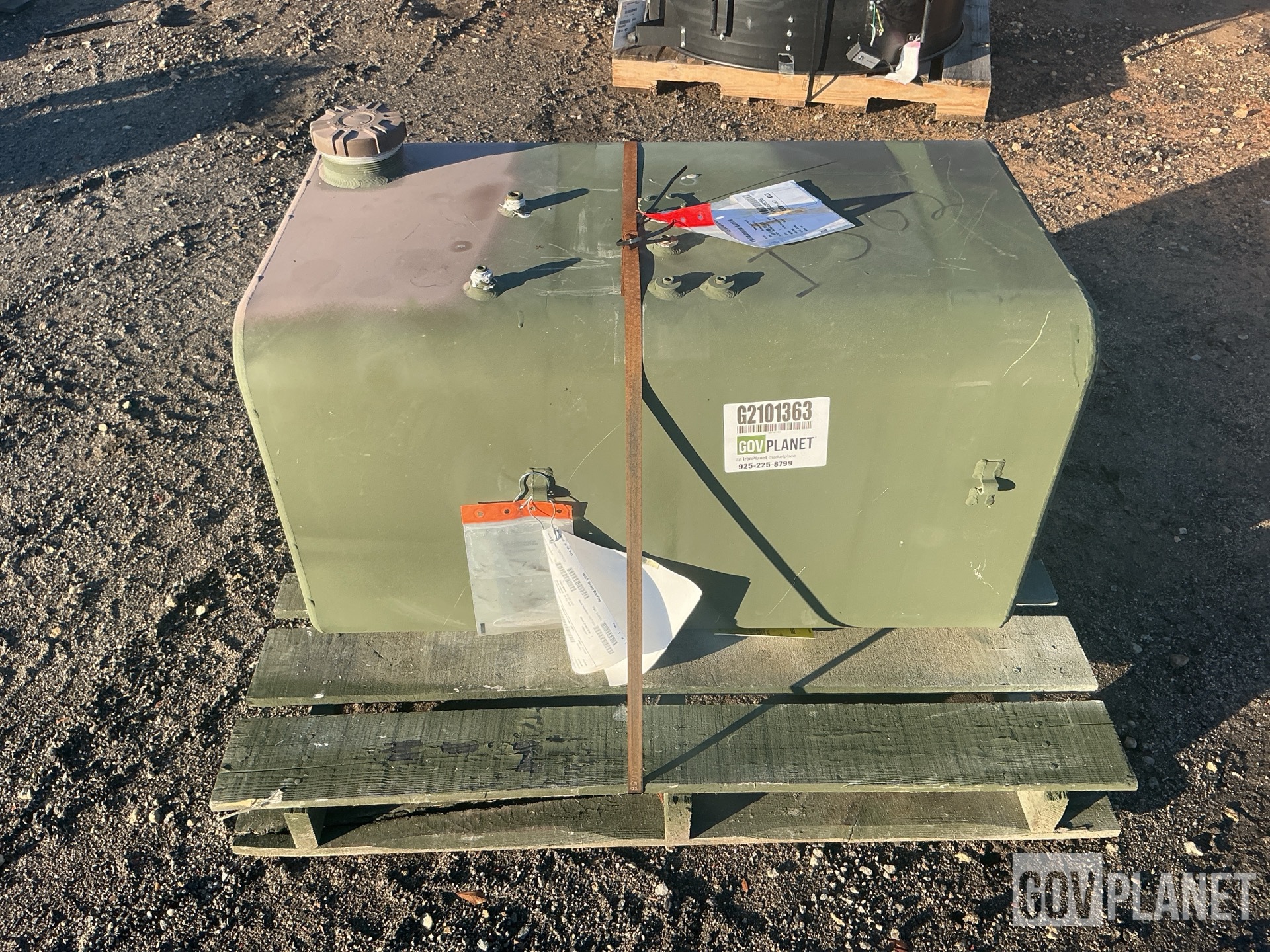 Oshkosh 3199714 Engine Fuel Tank