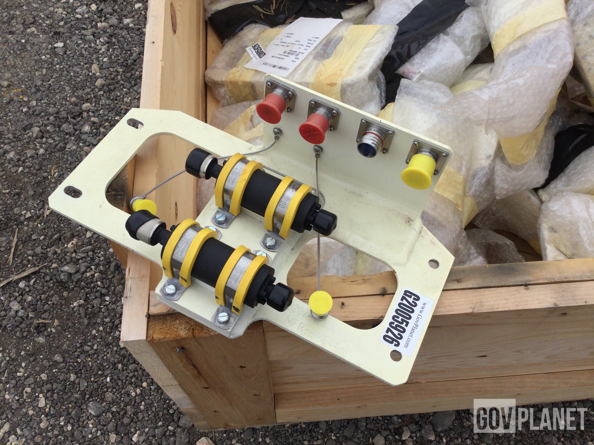 (24) 12590845 Vehicular Components Brackets