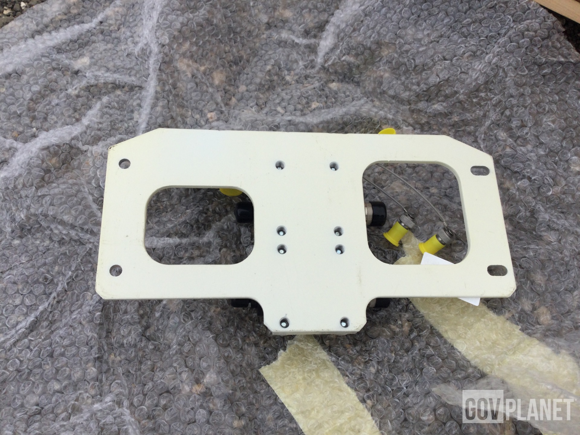 (24) 12590845 Vehicular Components Brackets
