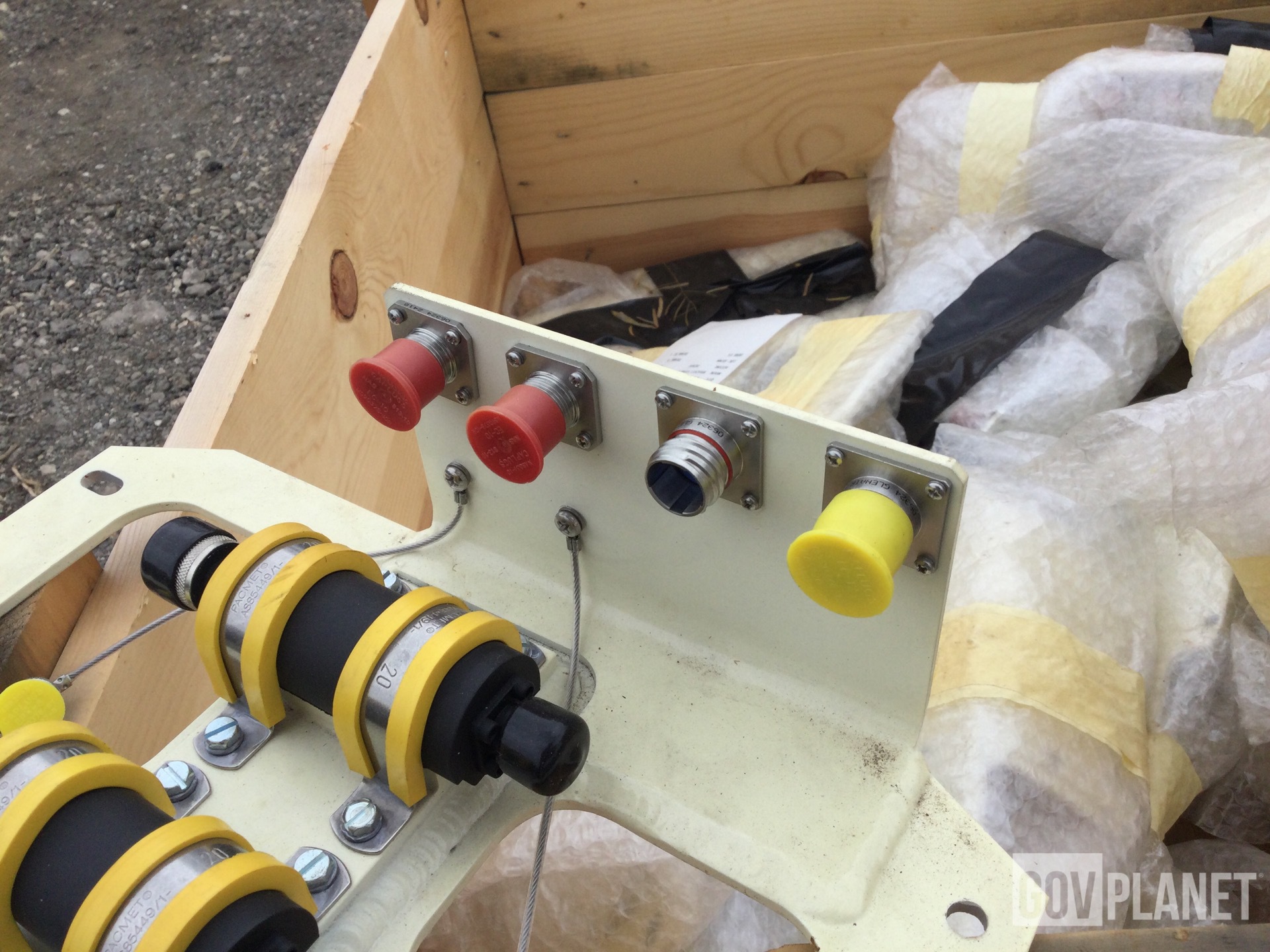 (24) 12590845 Vehicular Components Brackets
