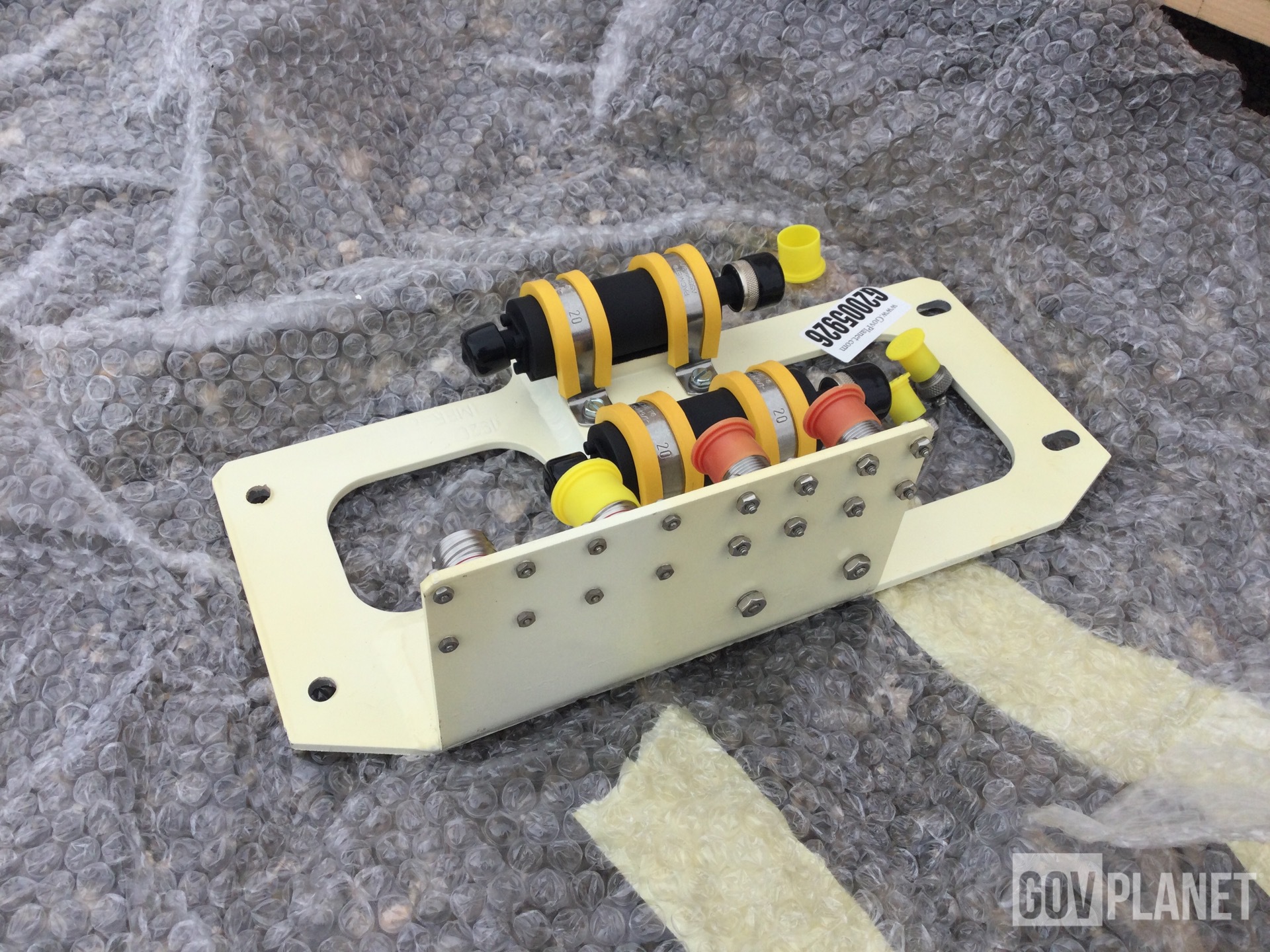 (24) 12590845 Vehicular Components Brackets