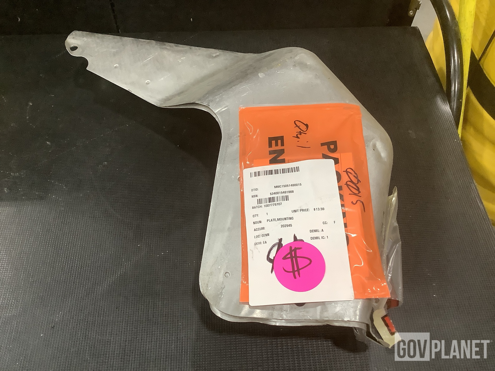 (1) Vehicular Maintenance Kit, (1) Mounting Plate & Assorted Items