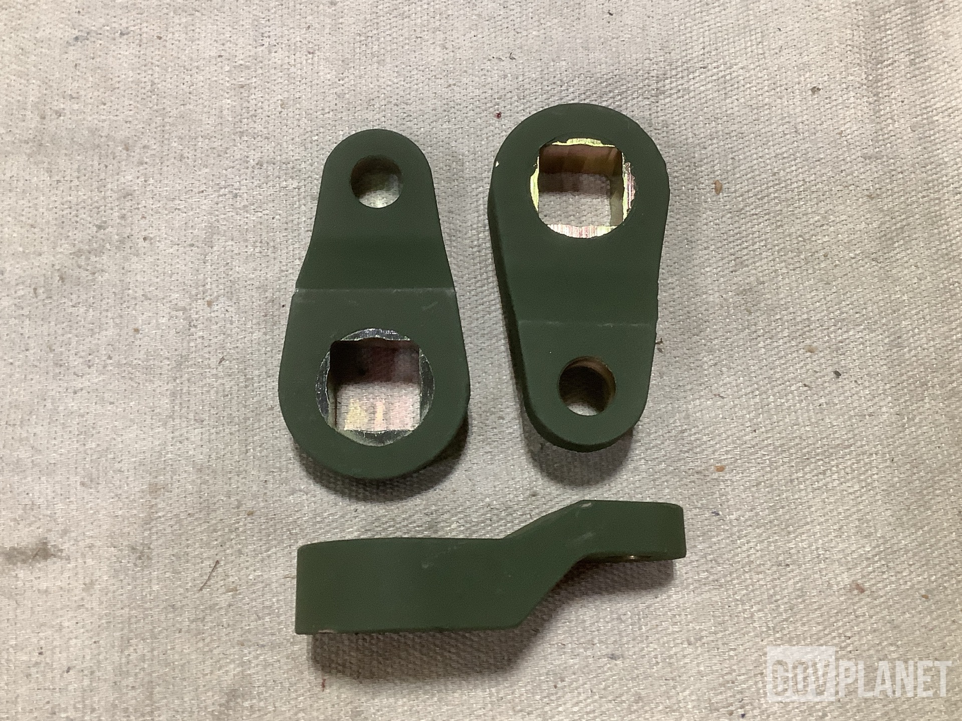 (32) General Dynamics 867011911 Remote Control Levers