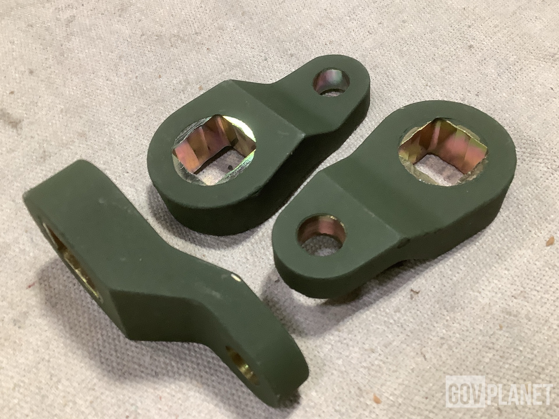 (32) General Dynamics 867011911 Remote Control Levers