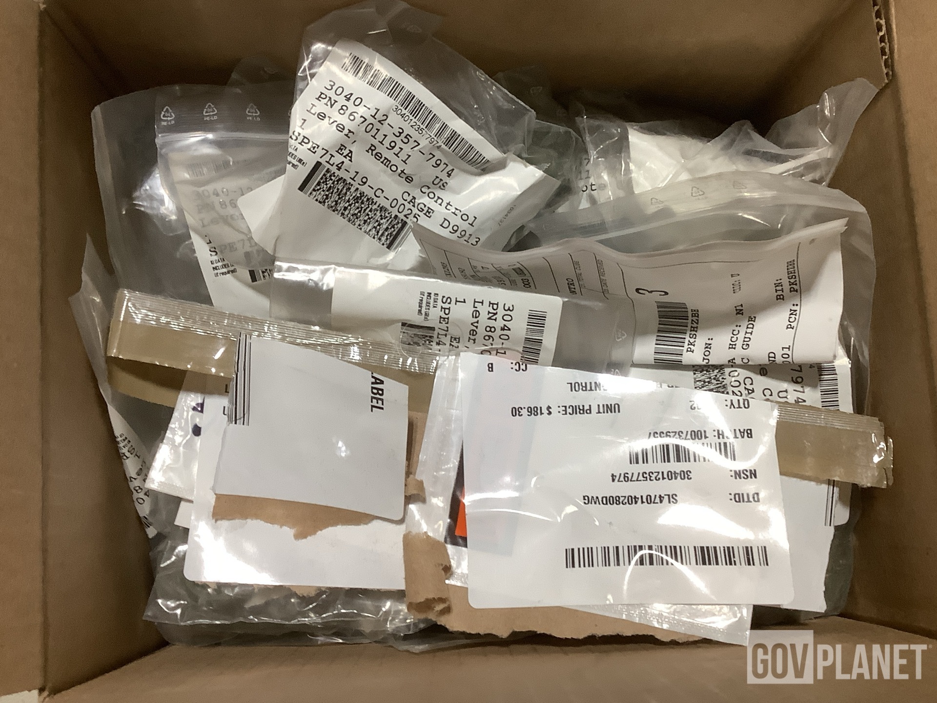 (32) General Dynamics 867011911 Remote Control Levers