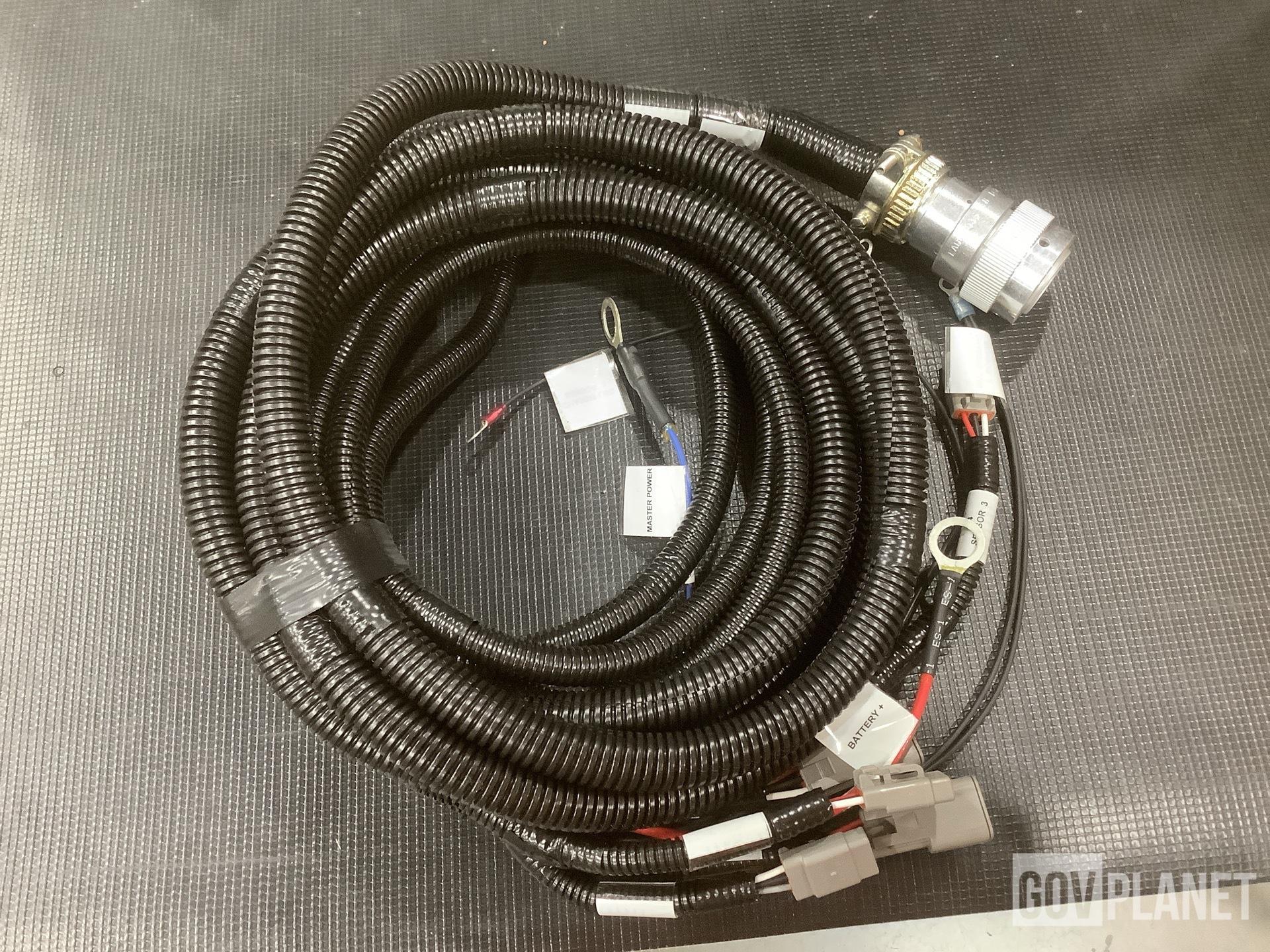 (8) 423539 Cougar Engine Harnesses