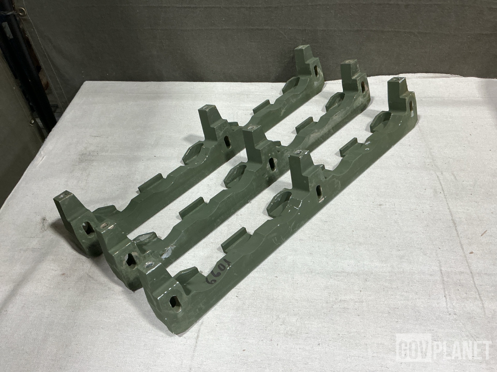(3) General Dynamics 10059283 Battery Retainers