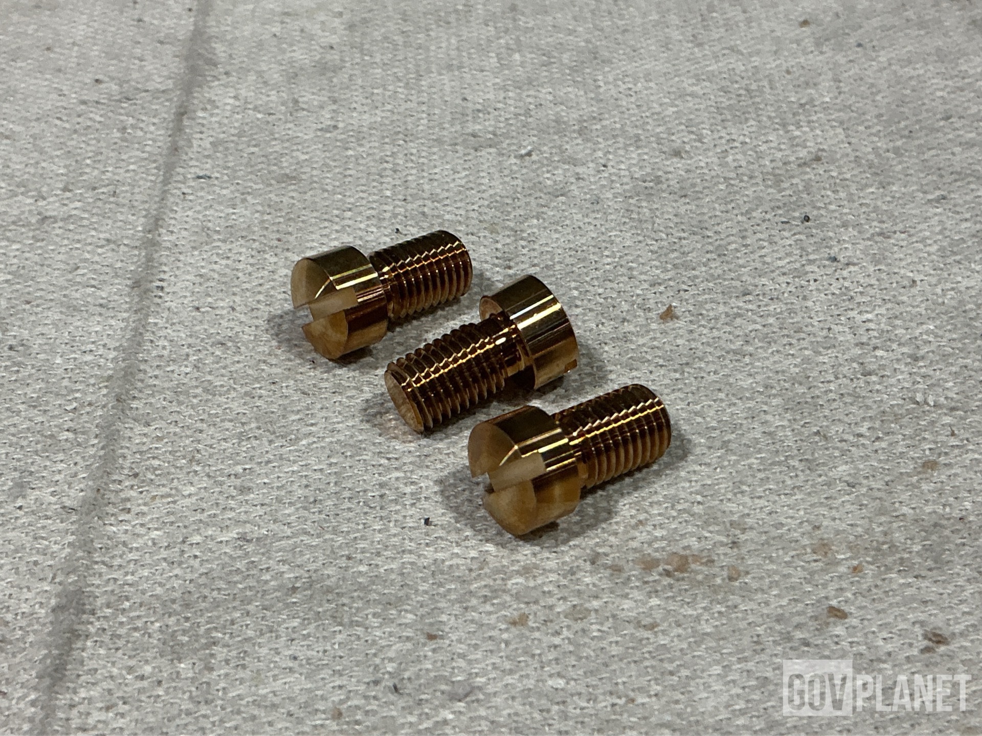 (1) Rotary Actuator Housing, (1) Filter, (165) Screws & Assorted Items