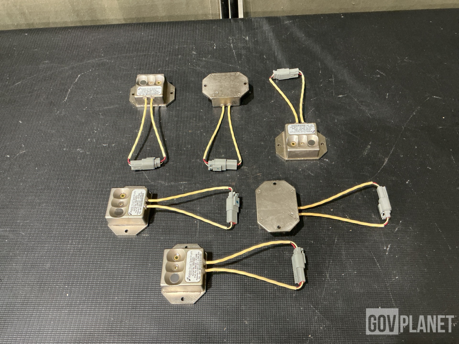 (6) Kidde Dual Spectrum 421696 Alarm Controls