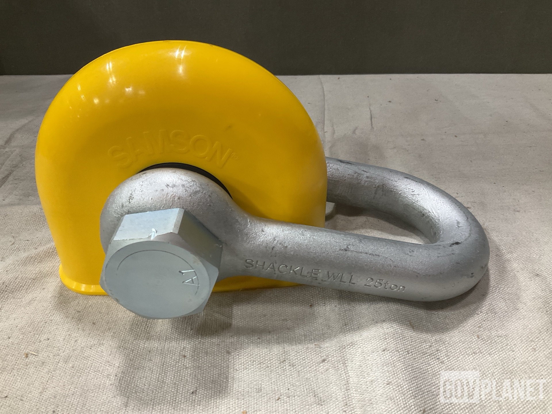 (17) Ocean Products Research 964-1120 Shackles