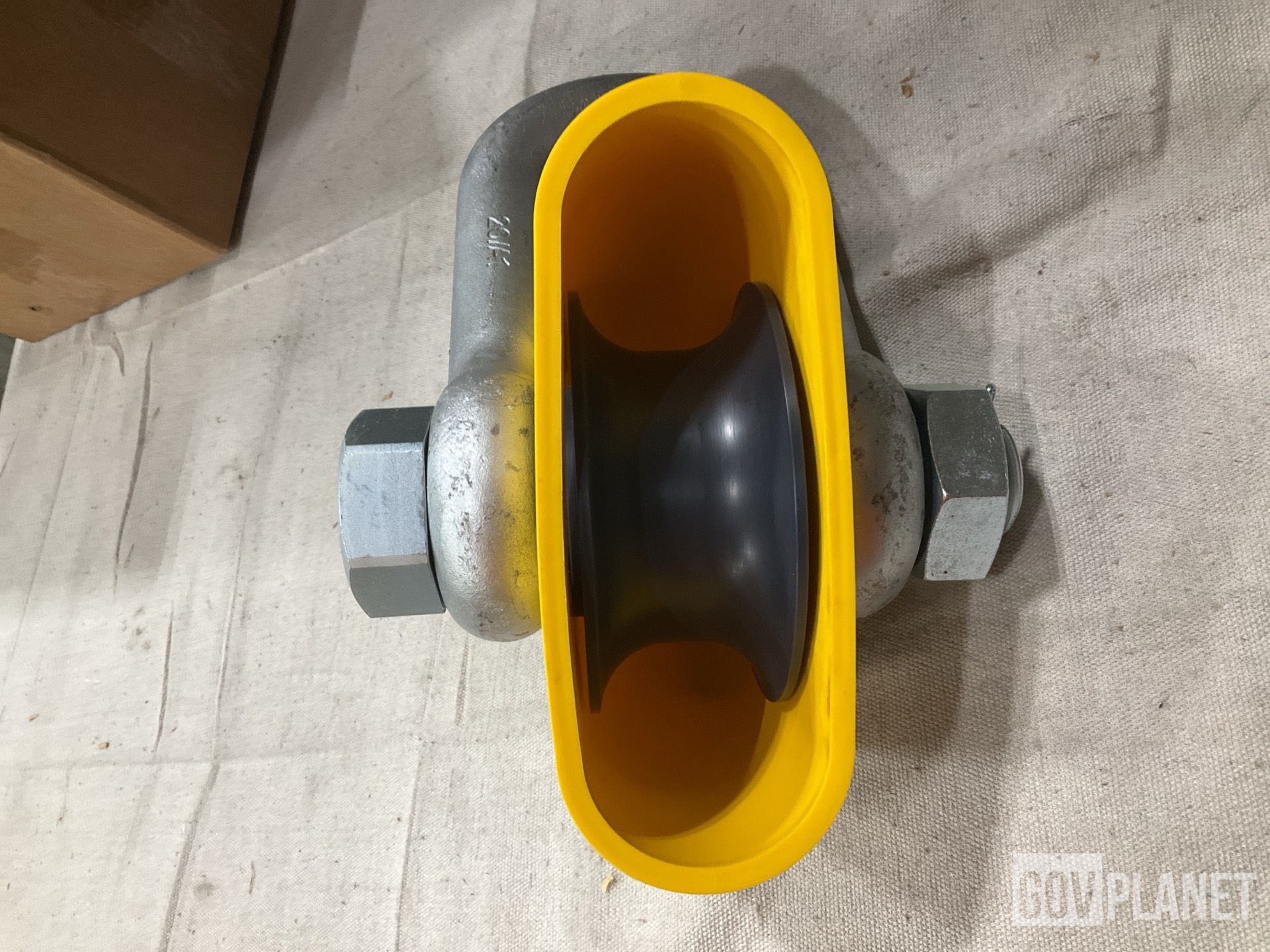(17) Ocean Products Research 964-1120 Shackles