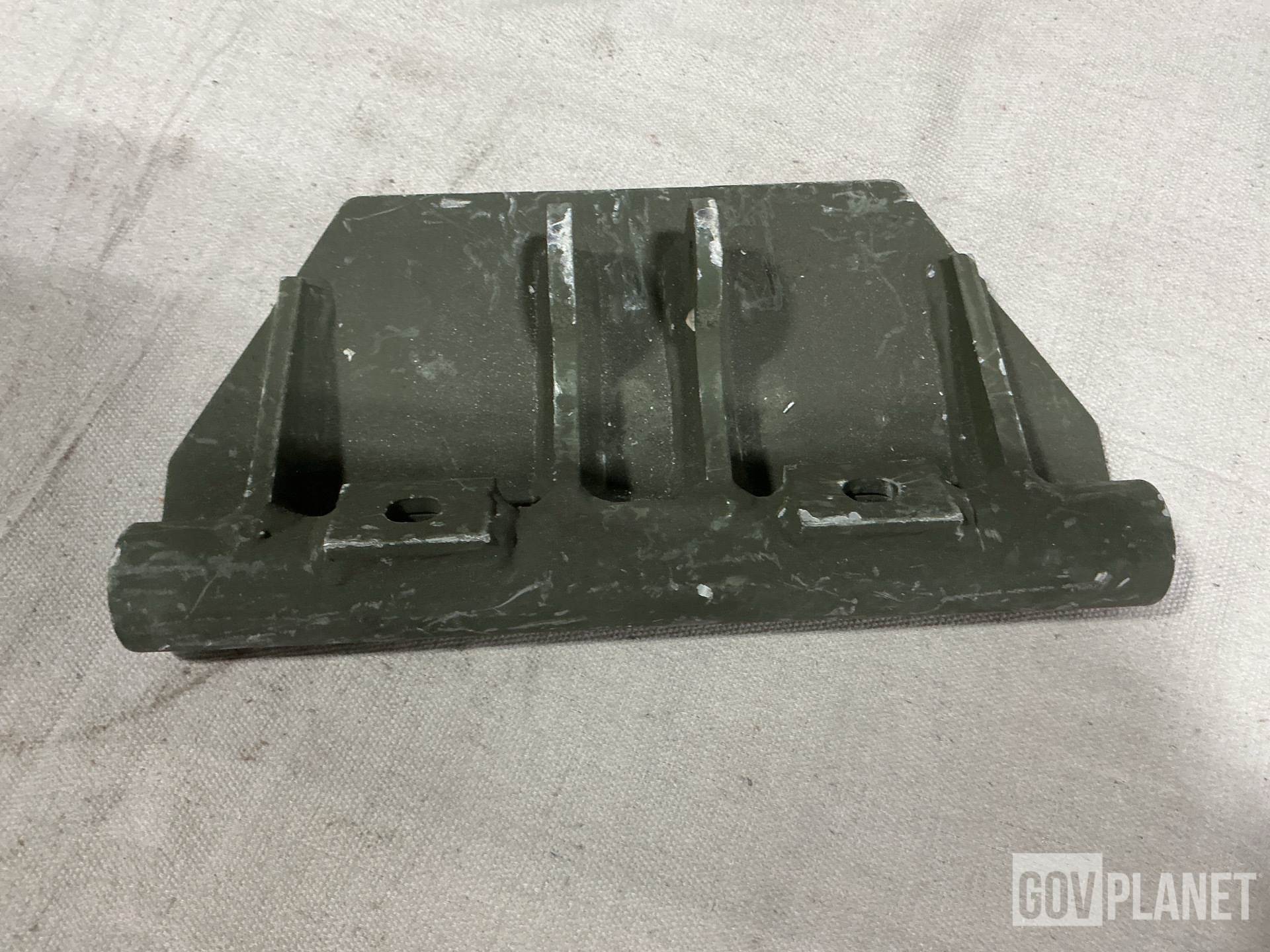 (10) Oshkosh 1KK268 Mounting Plates