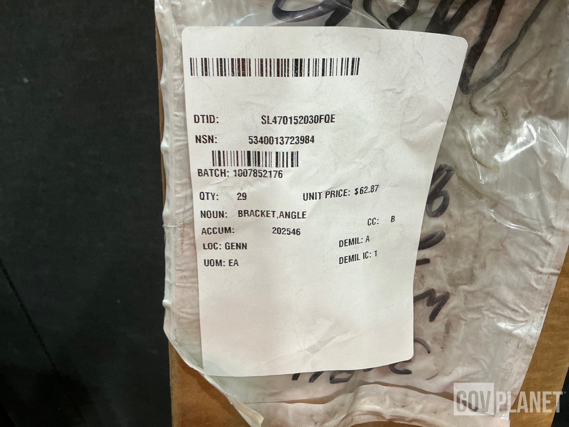 (29) Oshkosh 1991170 Angle Brackets