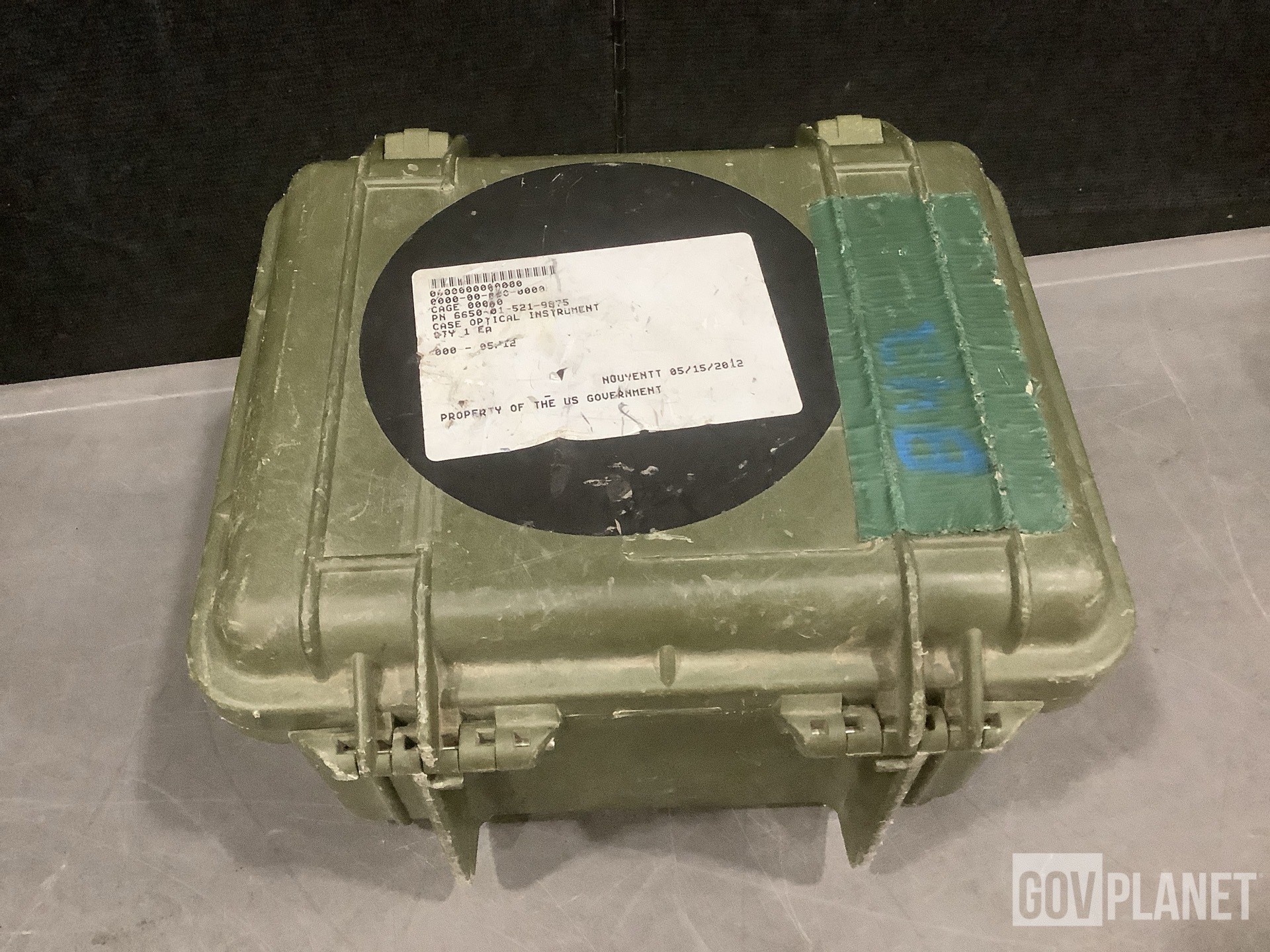 (1) Ball Carrier Screw, (1) Tensiometer, (3) Storage Cases & Assorted Items