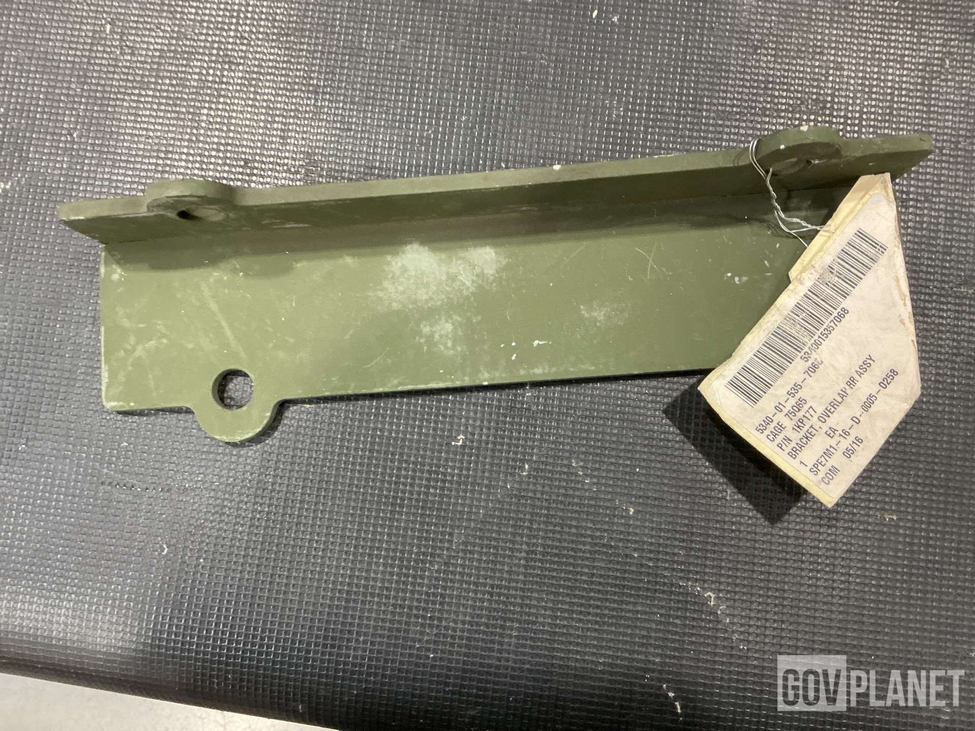 (3) Oshkosh 1KP177 Angle Brackets