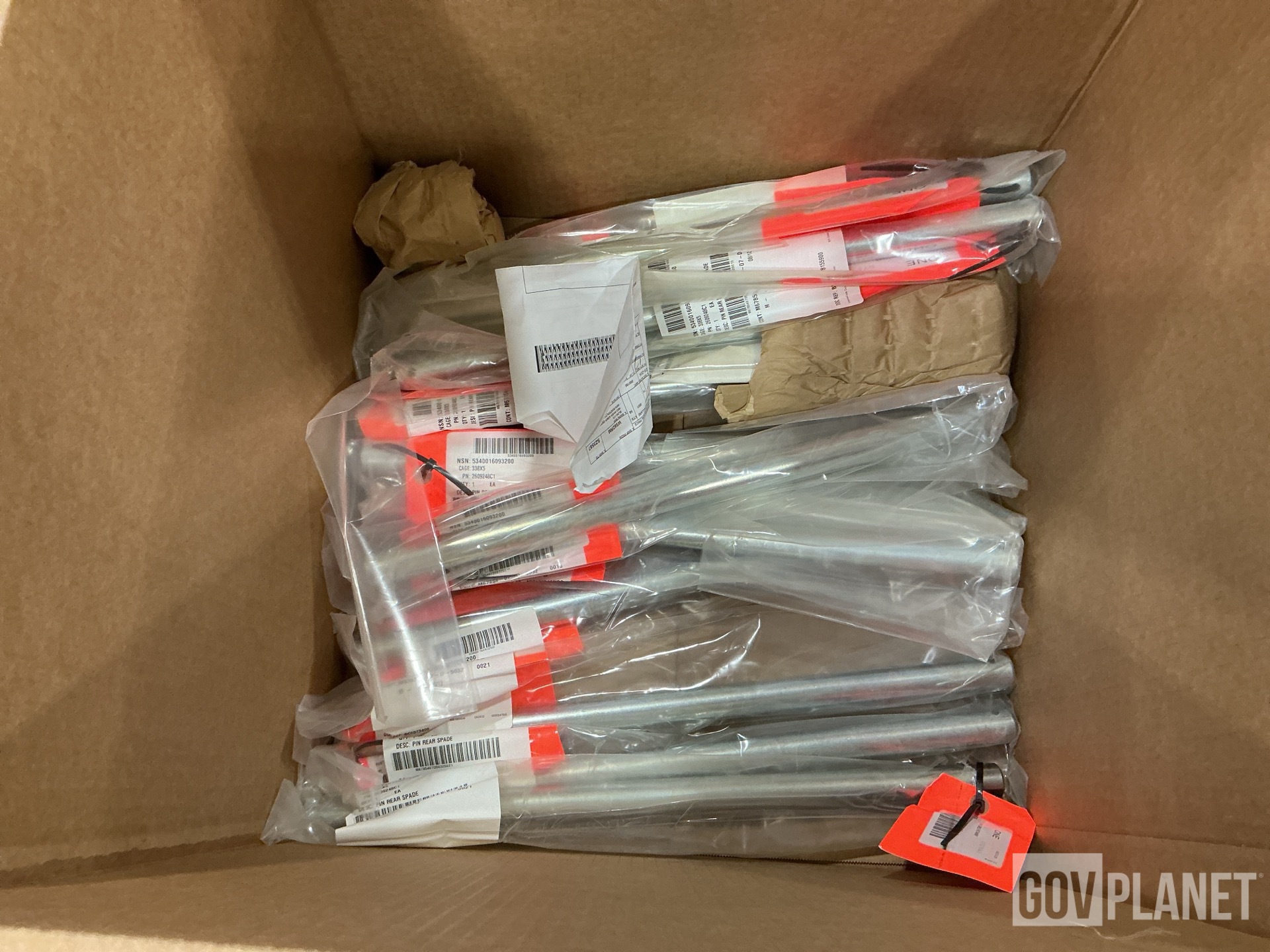 (17) Navistar Defense 2609248C1 Headless Straight Rods