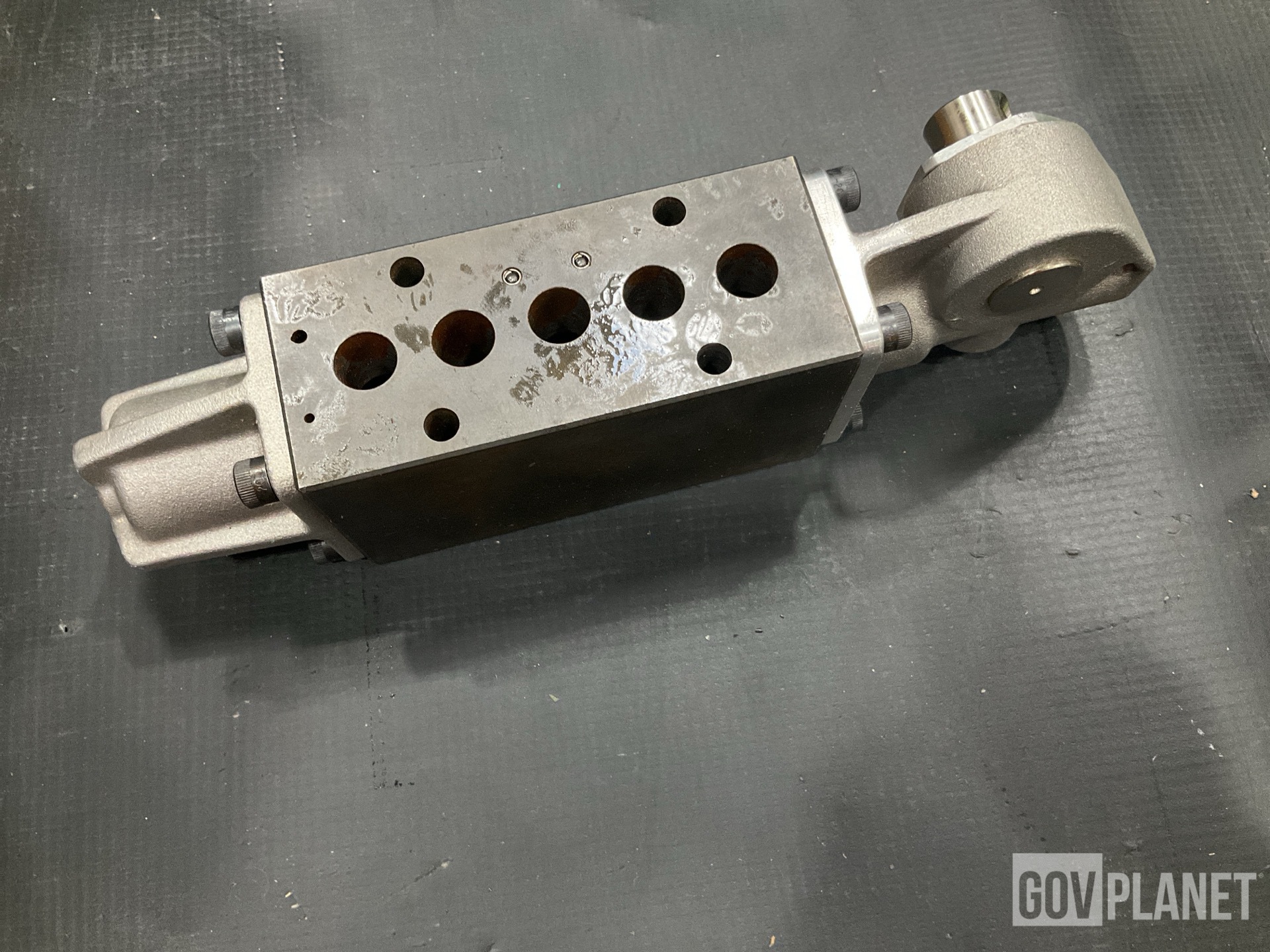 Parker-Hannifin 85599-23P Directional Control Linear Valve