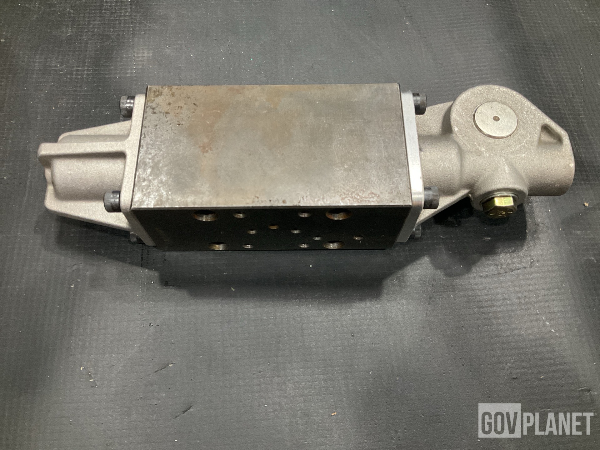 Parker-Hannifin 85599-23P Directional Control Linear Valve