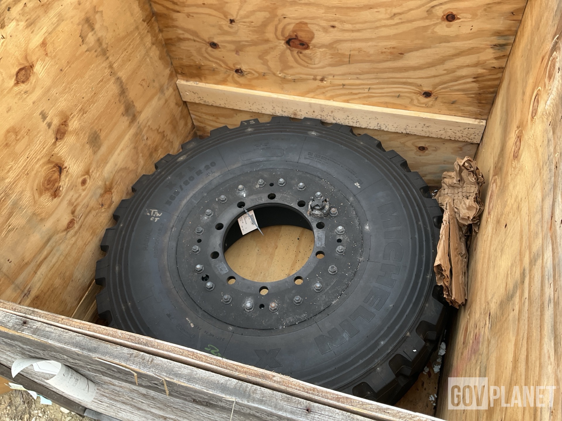 Oshkosh 12605570 Spare Tire Assembly