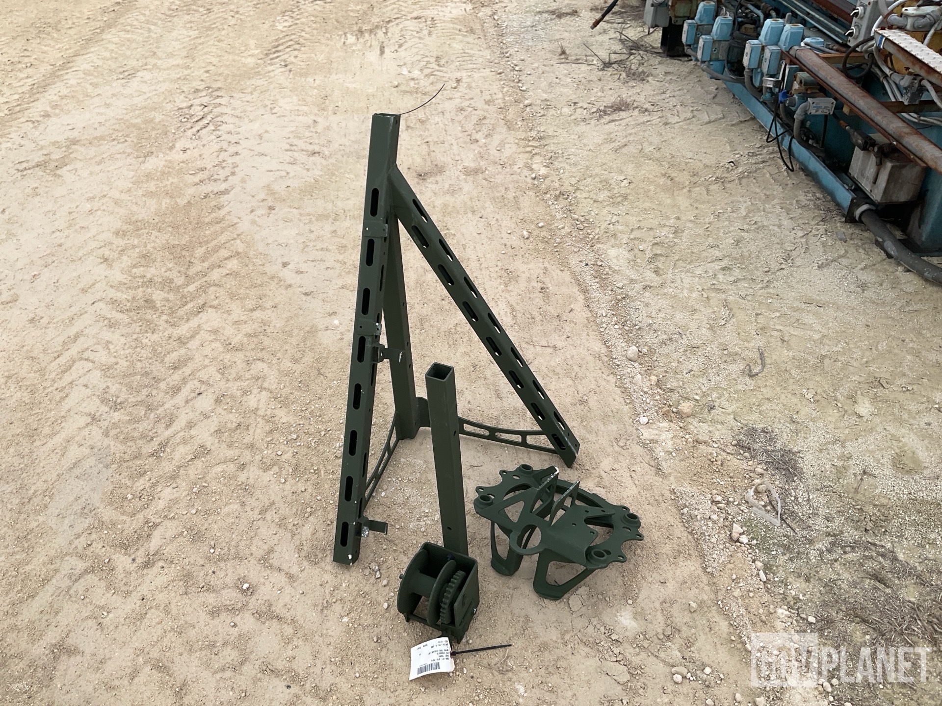 Oshkosh 12605570 Spare Tire Assembly