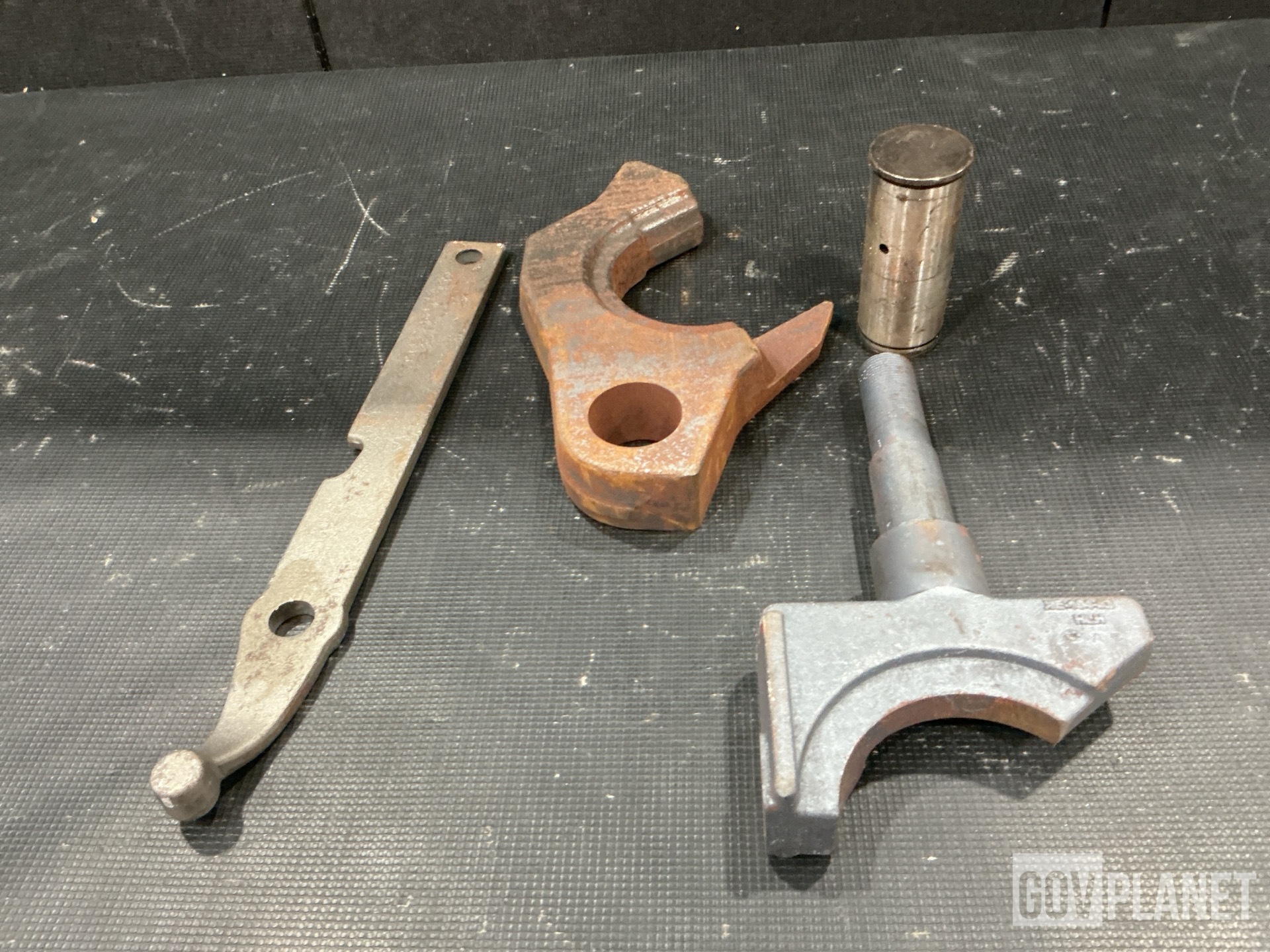 (1) Fifth Wheel Parts Kit, (48) Splash Guards & Assorted Items