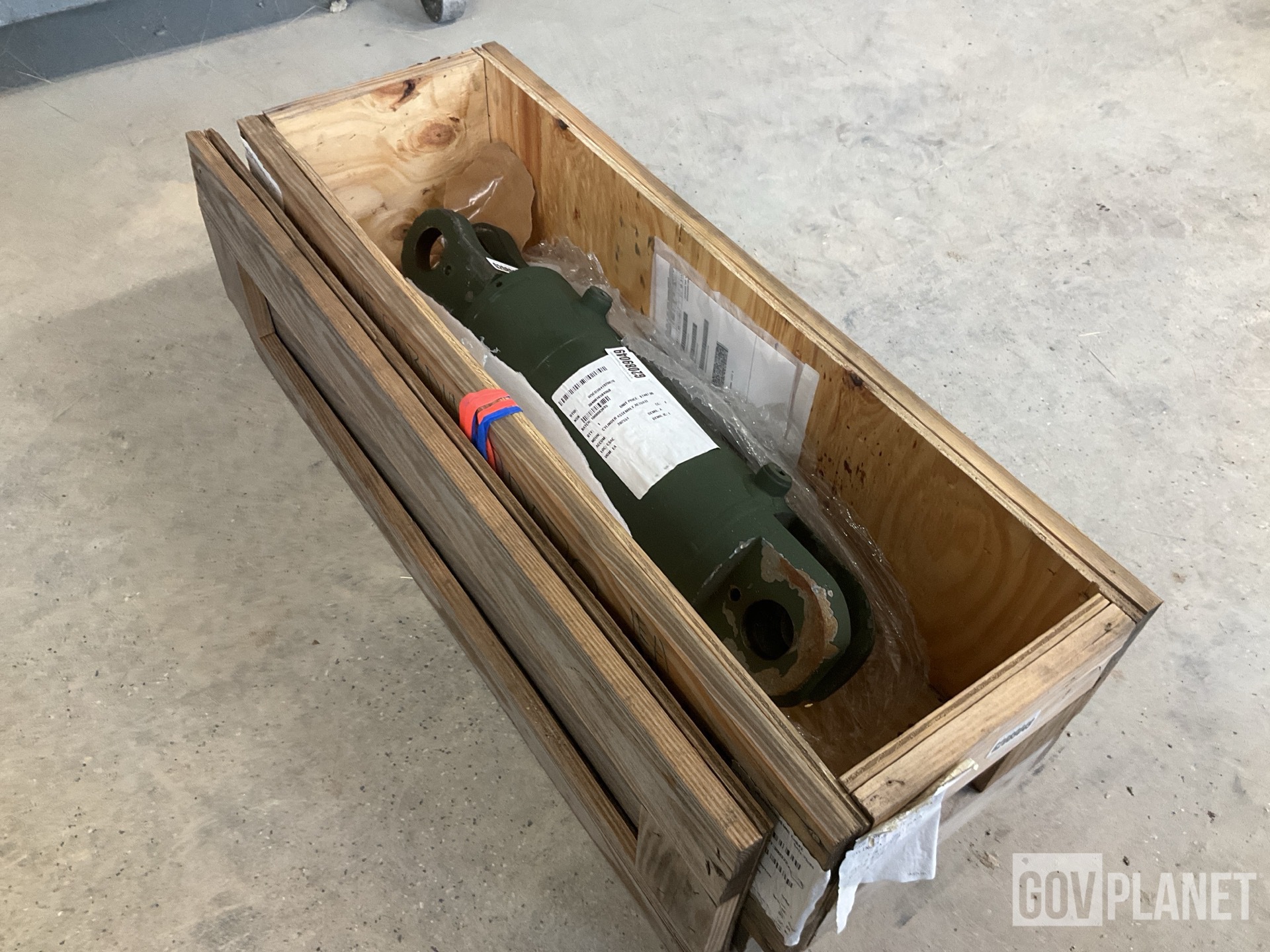 Independent Rough Terrain Center EP-0002717 Actuating Linear Cylinder Assembly
