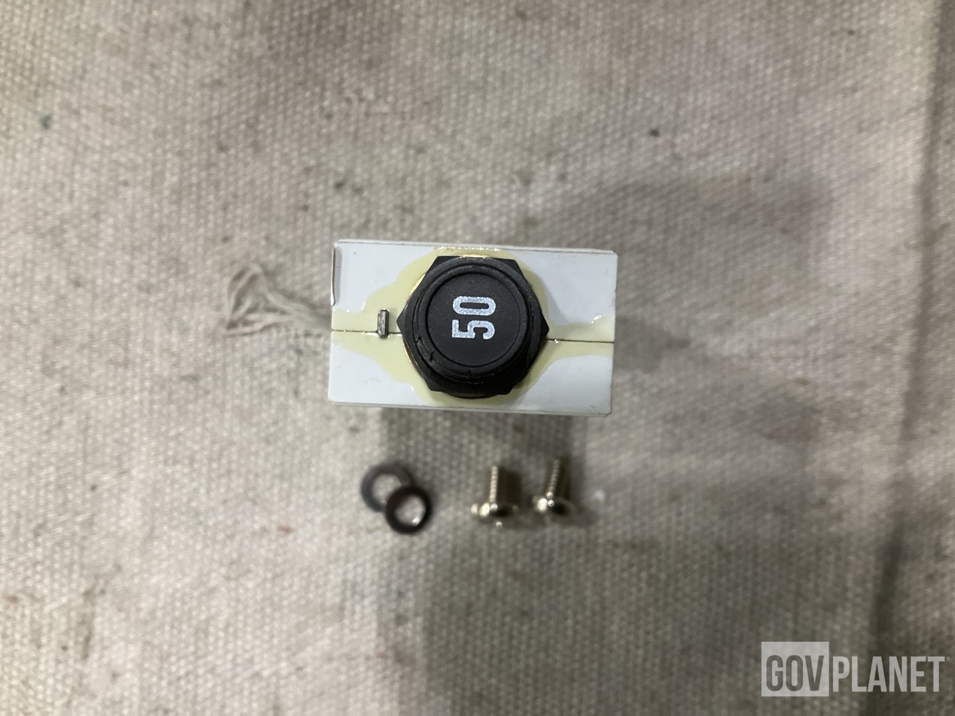 (238) Navistar 3113733C1 Circuit Breakers