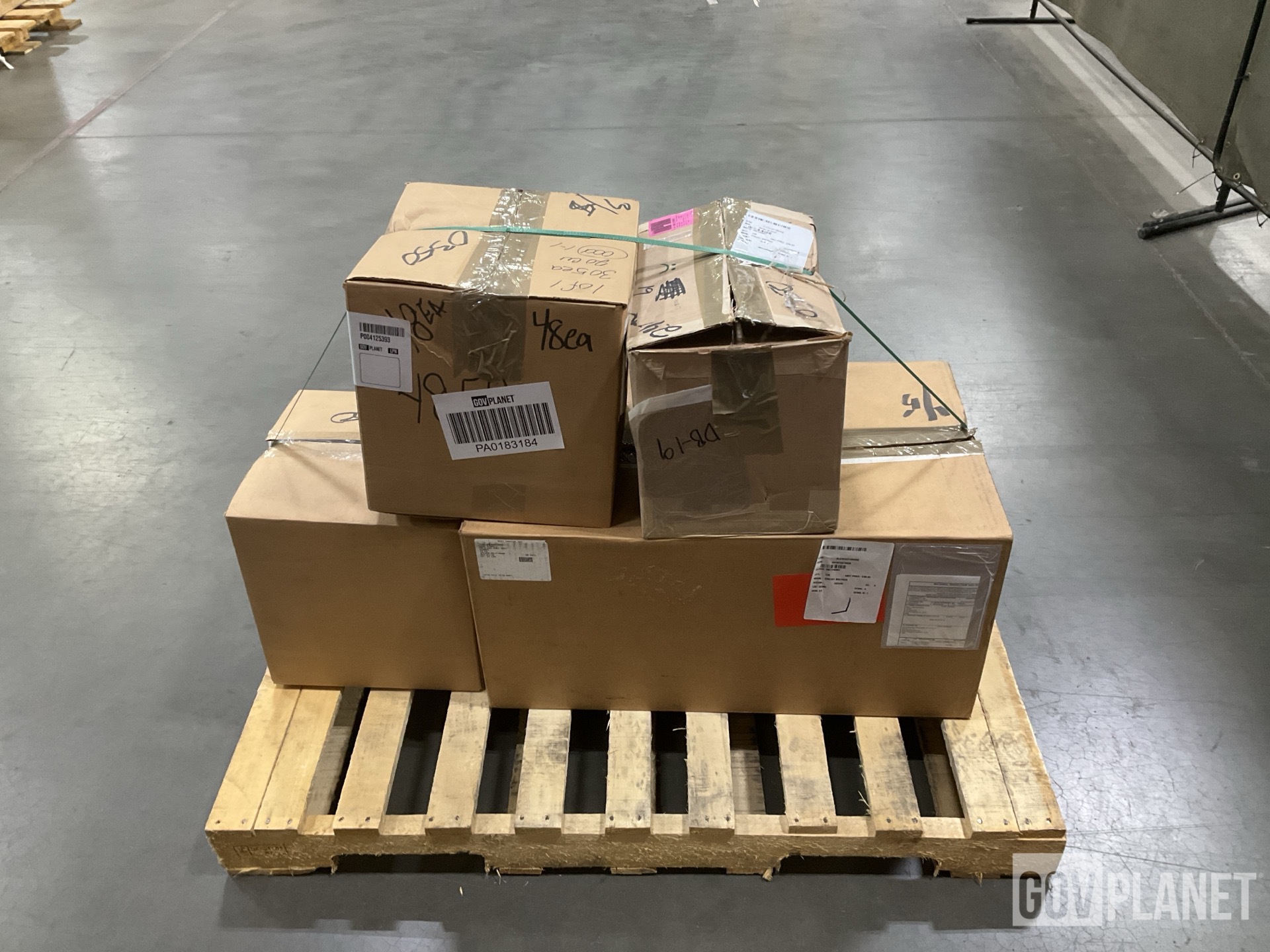(238) Navistar 3113733C1 Circuit Breakers