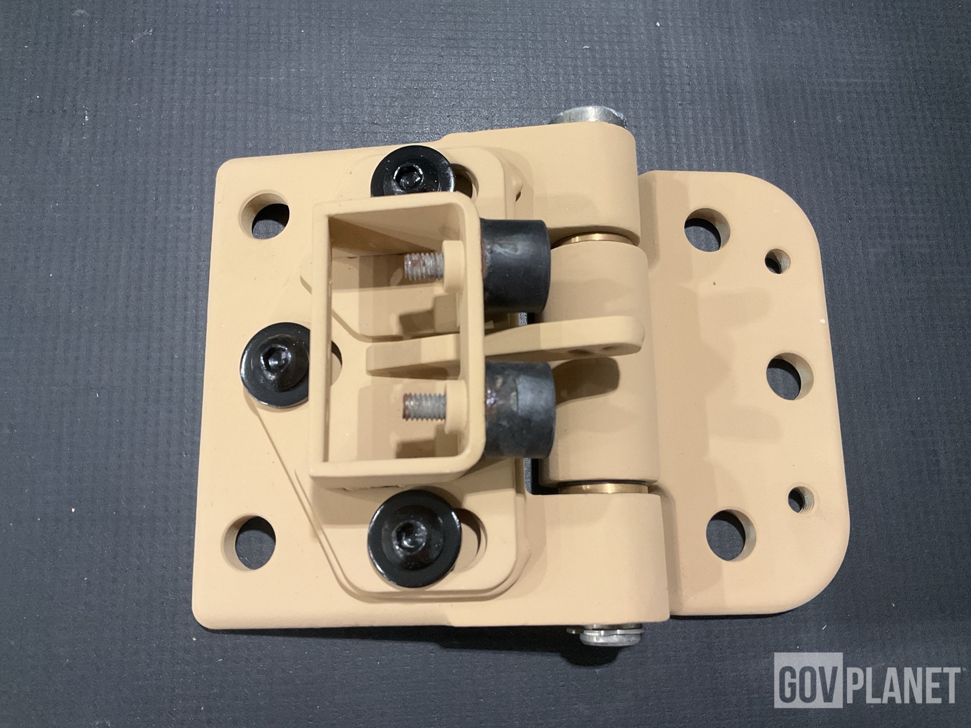 (15) Oshkosh 0312107182-00 Vehicular Door Hinges