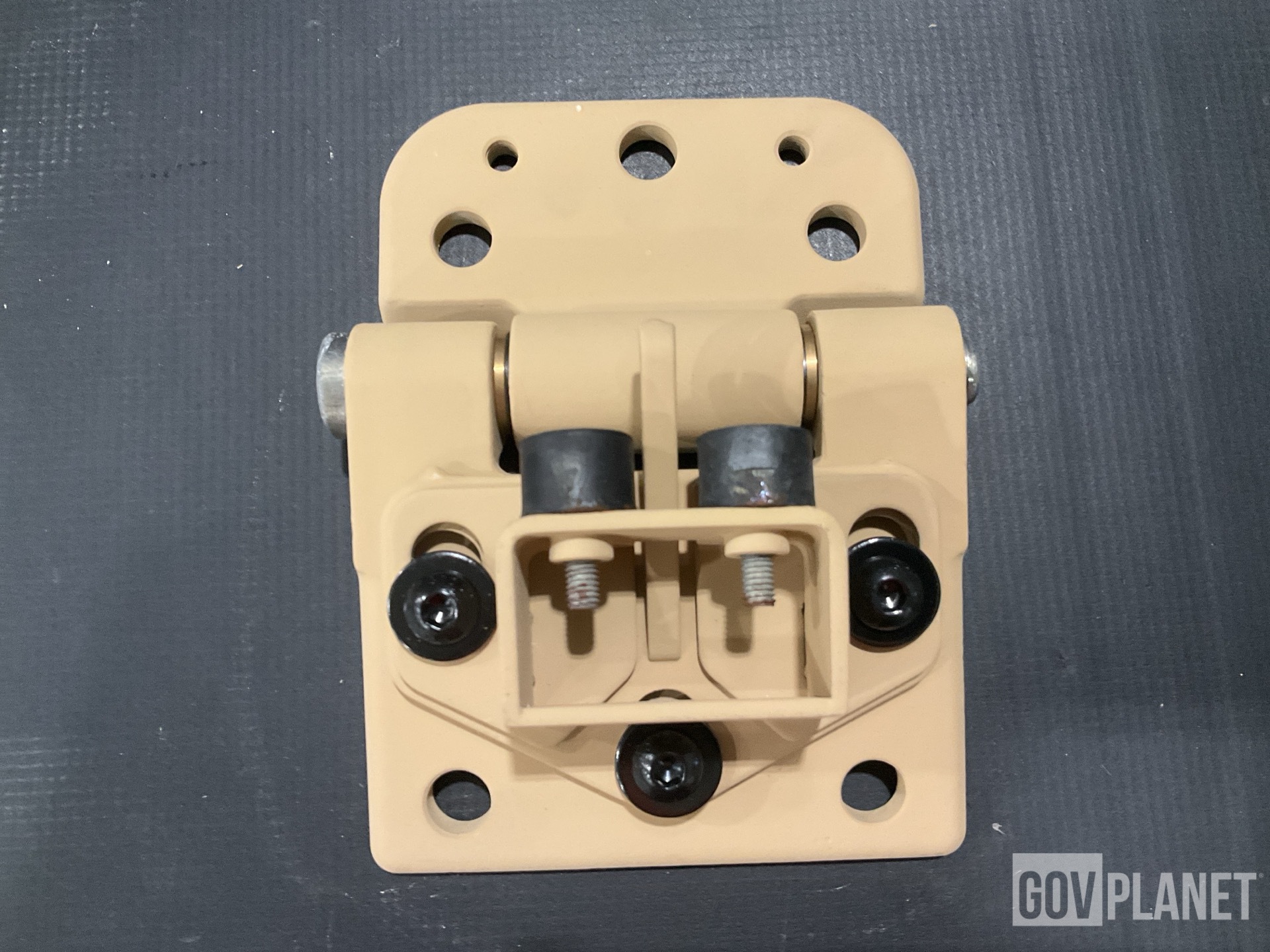 (15) Oshkosh 0312107182-00 Vehicular Door Hinges