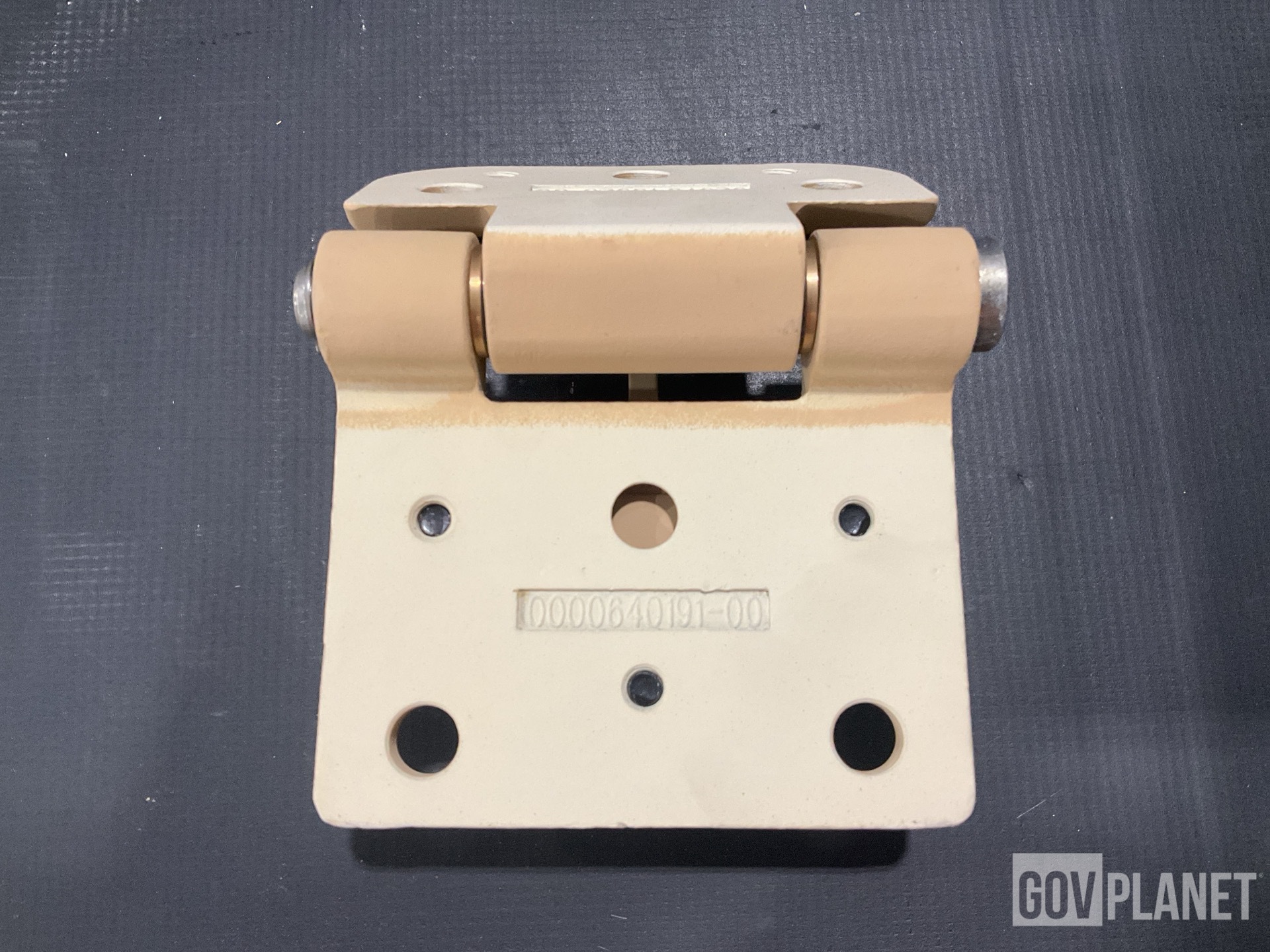 (15) Oshkosh 0312107182-00 Vehicular Door Hinges
